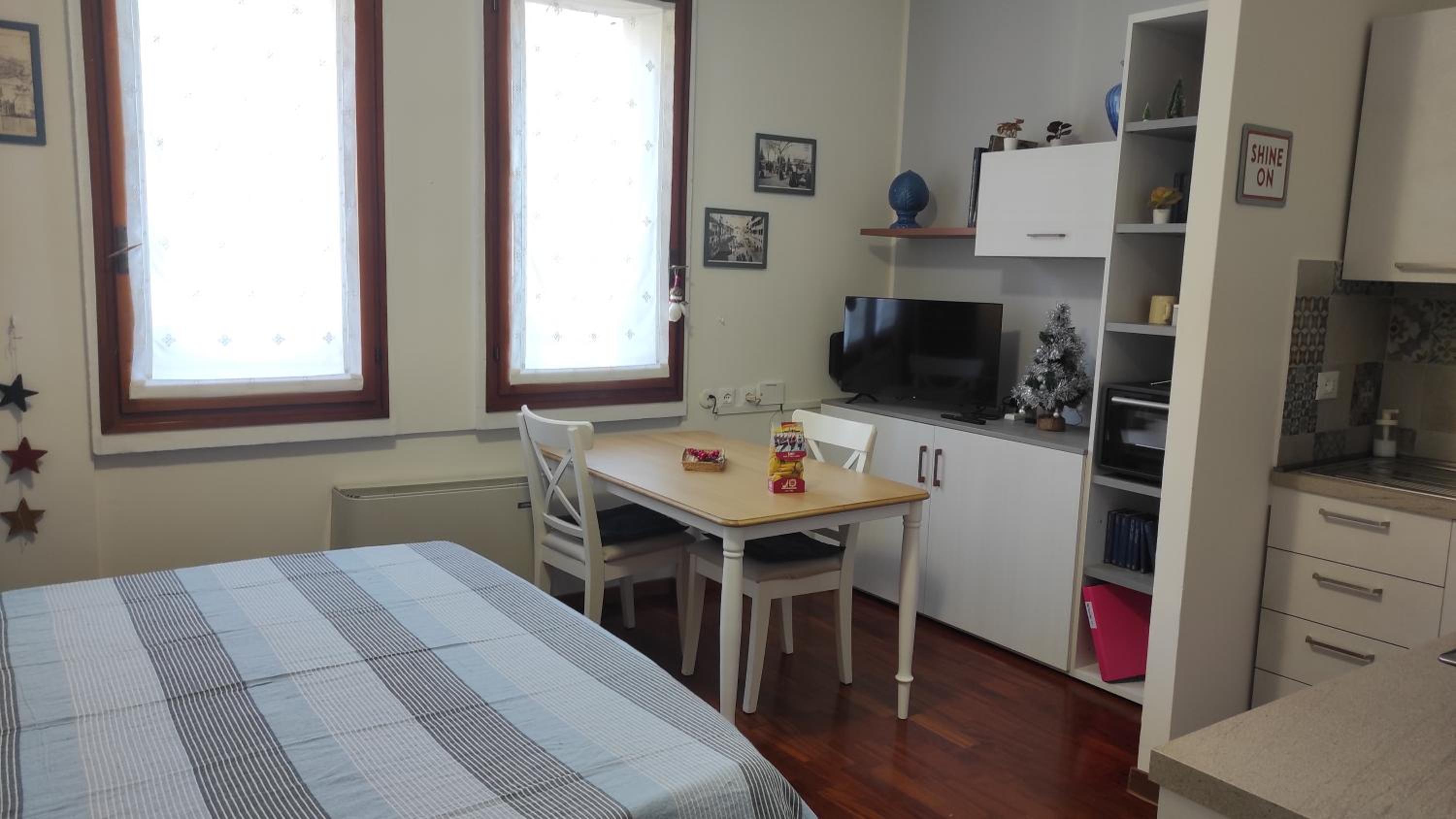 Nido in centro - no ztl - zona Università, piano 1 con ascensore, clima e wi-fi - Keki