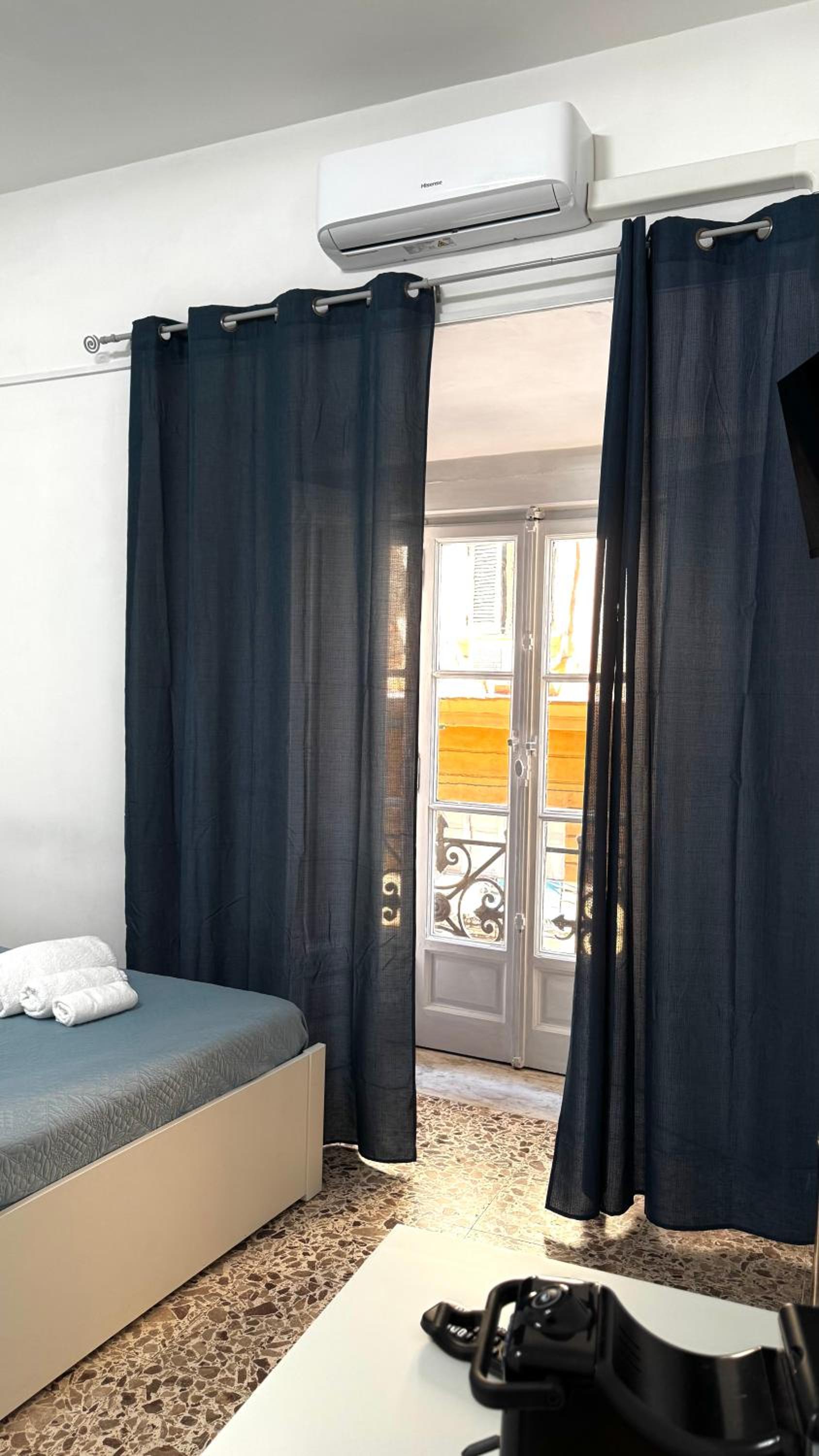 House Corso Umberto Rooms & Comfort by Loveinthetravel