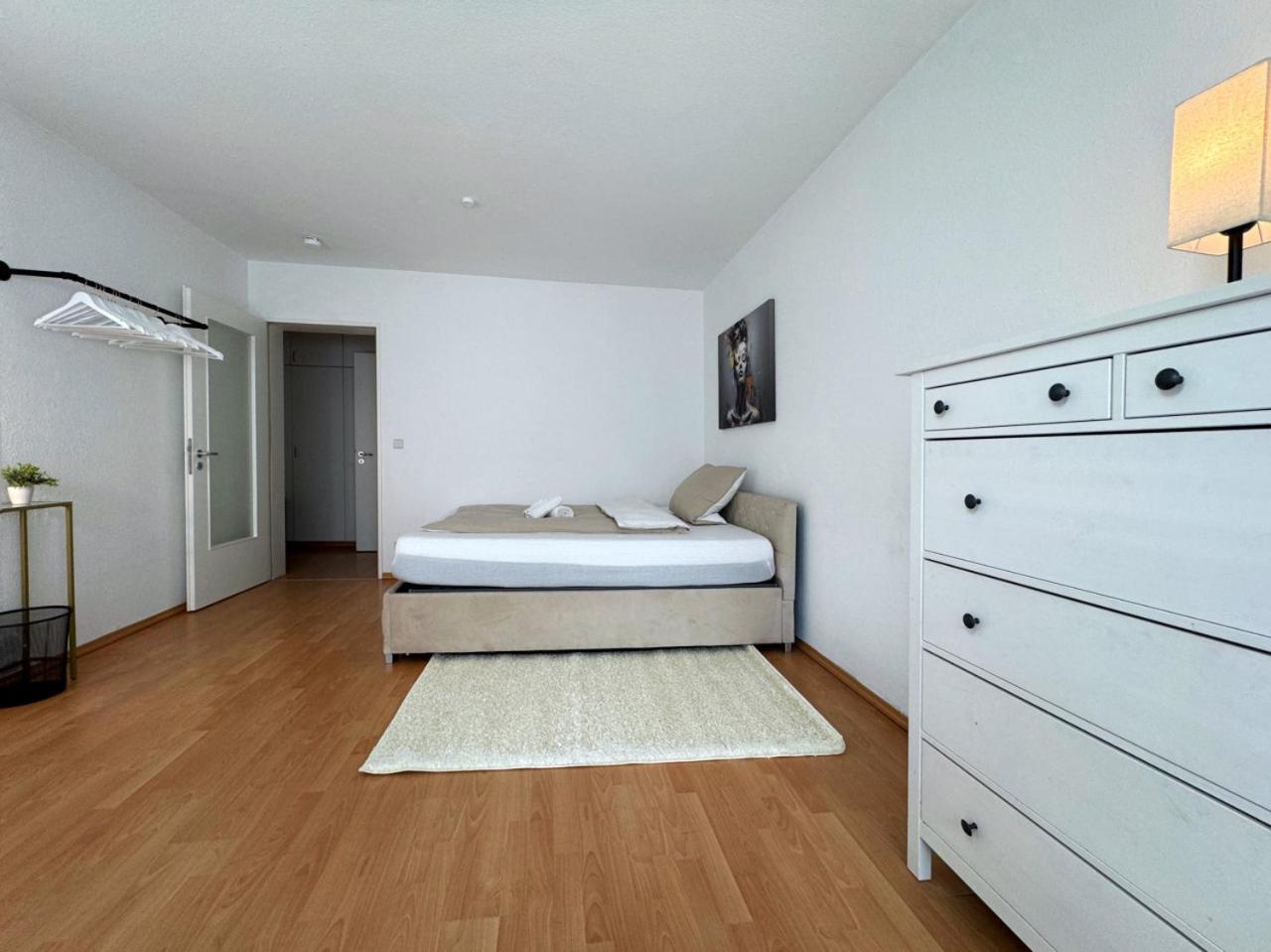 HolidayHome Apartments I Friedrichshain - Spacious Private Room