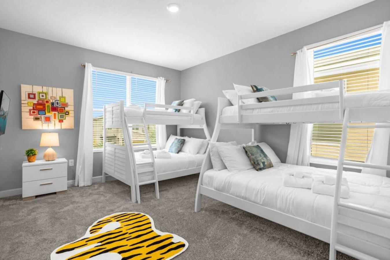 Disney Vacation Villa Pool & BBQ & Resort Clubhouse