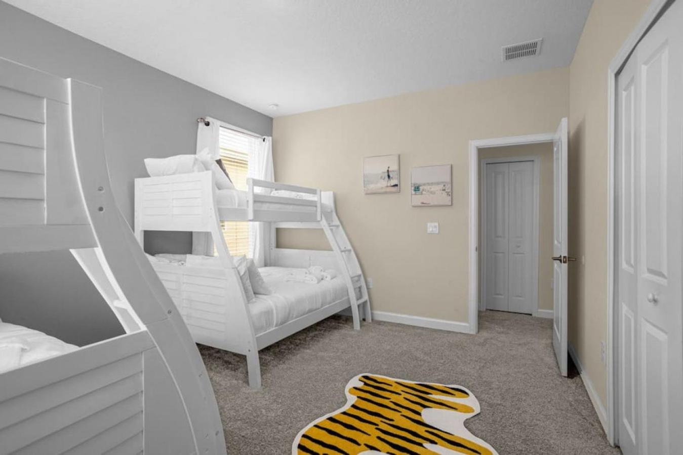 Disney Vacation Villa Pool & BBQ & Resort Clubhouse
