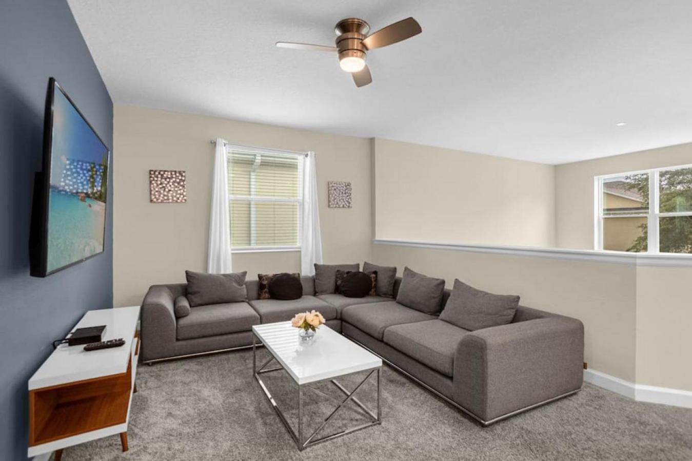 Disney Vacation Villa Pool & BBQ & Resort Clubhouse