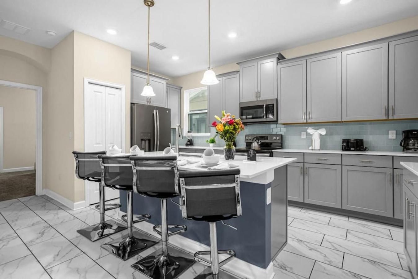 Disney Vacation Villa Pool & BBQ & Resort Clubhouse