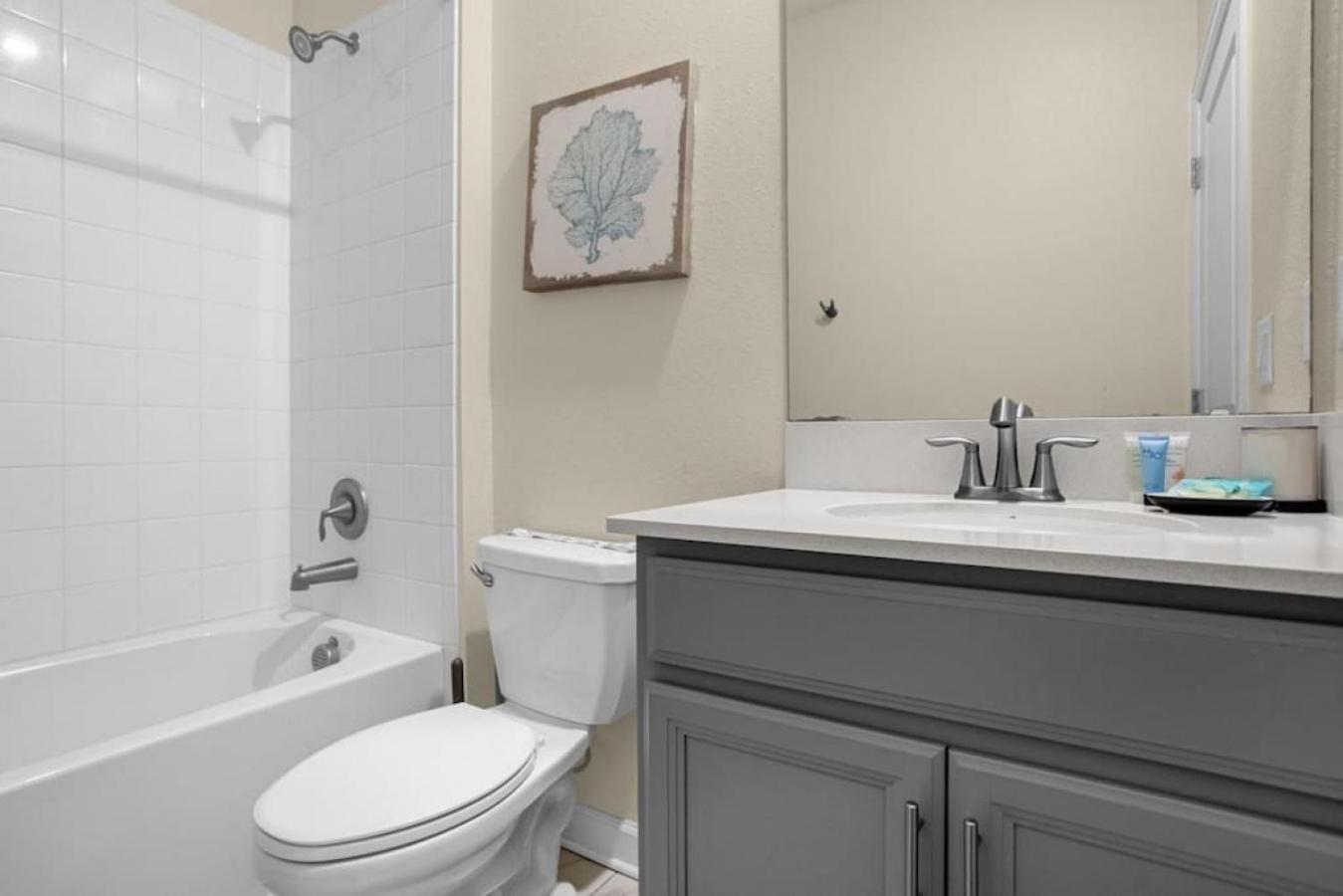 Disney Vacation Villa Pool & BBQ & Resort Clubhouse
