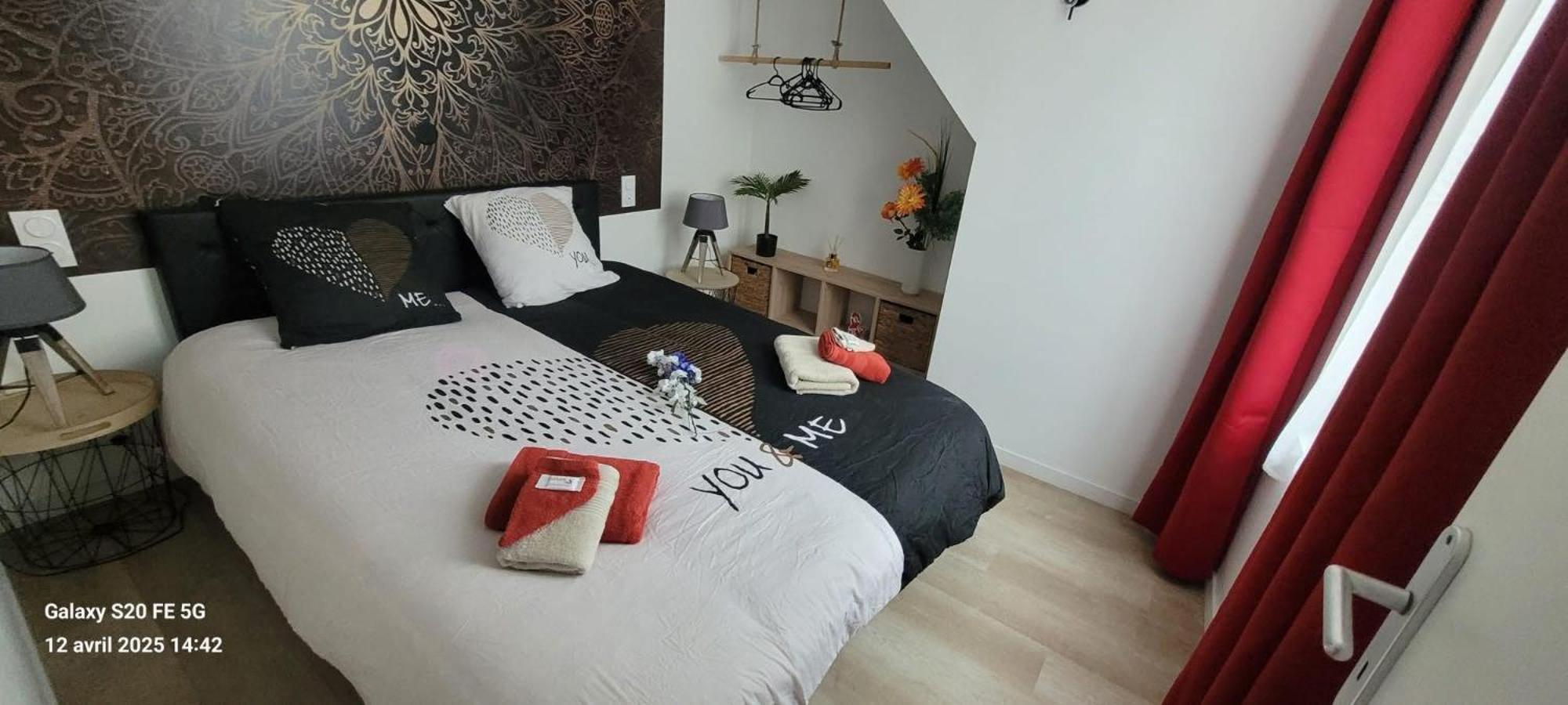 Les Volets Bleus - Au Calme avec petit Jardin et Patio - 3 appartements 2