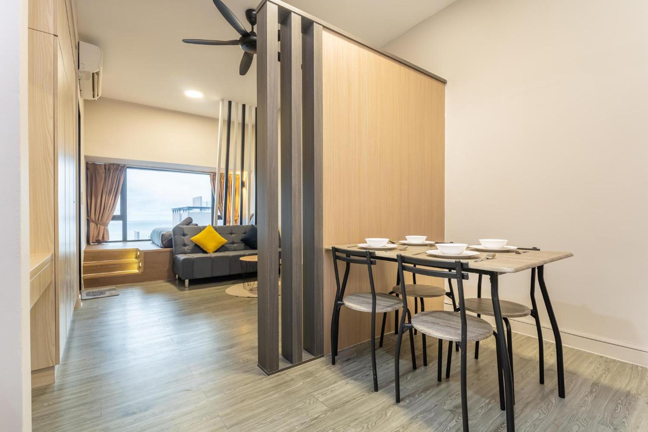 Imperio A2213A with Bathtub 3pax free Wifi Parking
