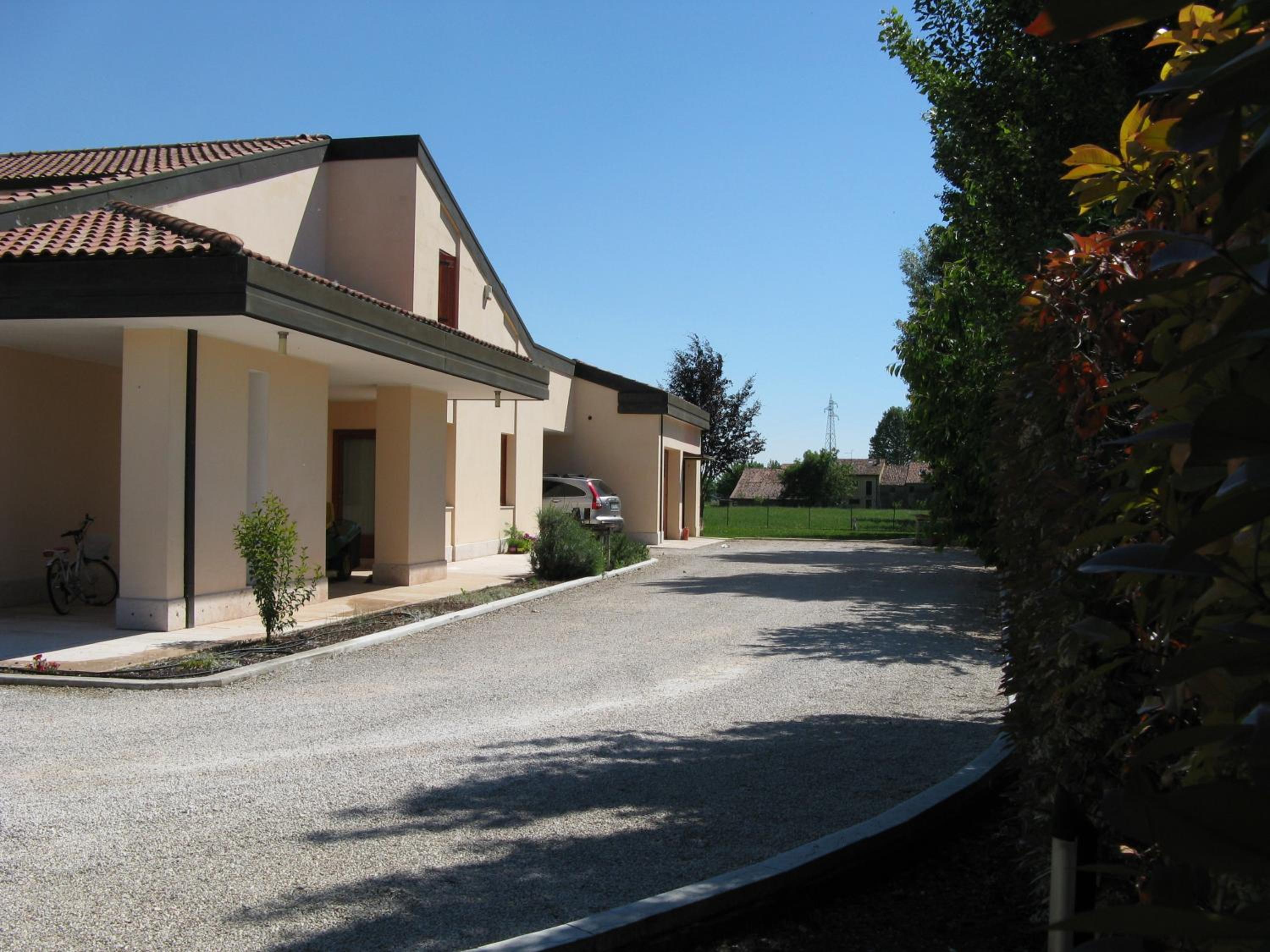 B&B Nelly