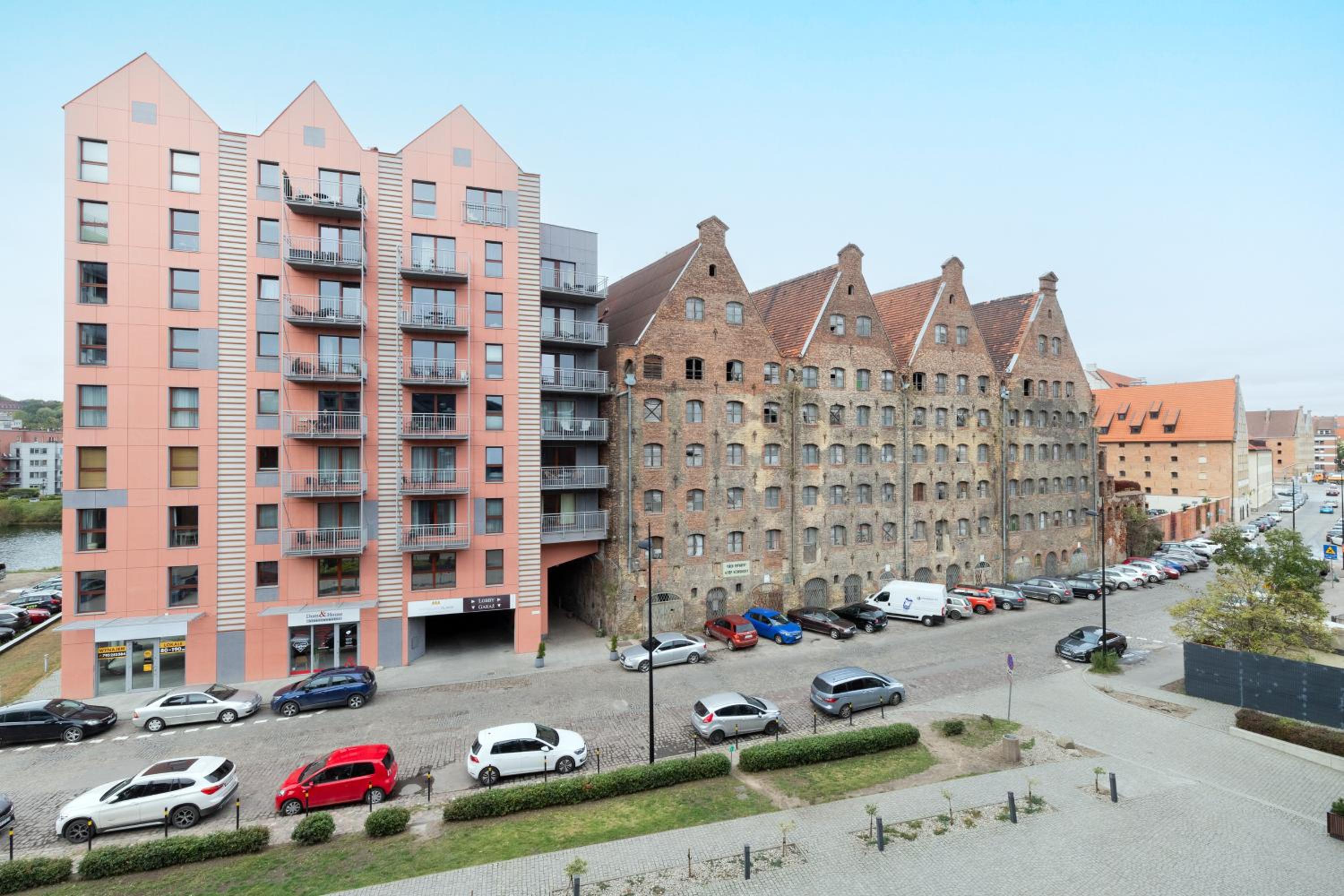 Flatbook Gdansk Old Town - Stylish 2-Bedroom Apartment with Parking