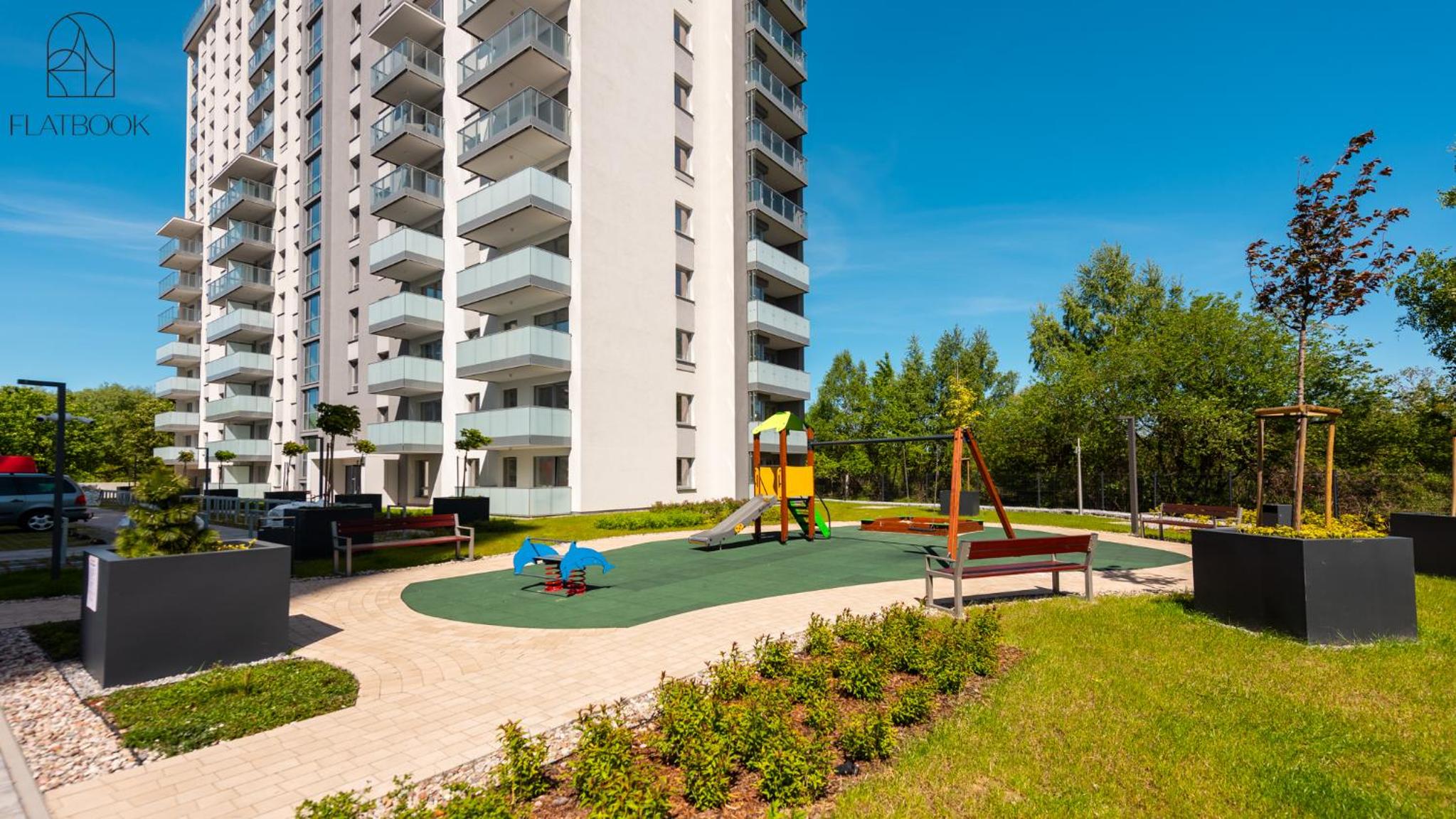 Flatbook - Seaside Apartments Nowa Letnica with a Rooftop Viewing Terrace & Gym