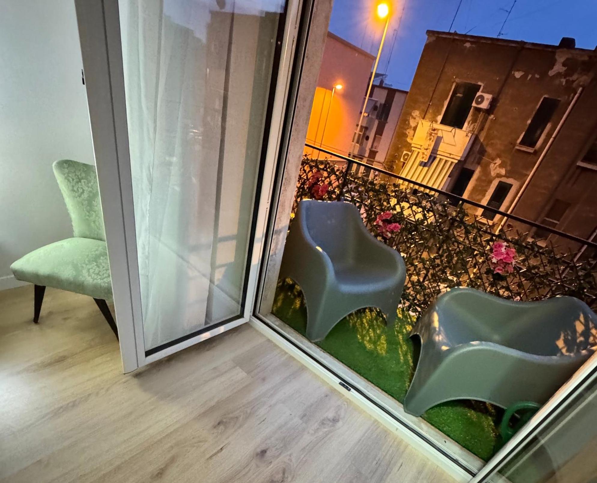Bari Home