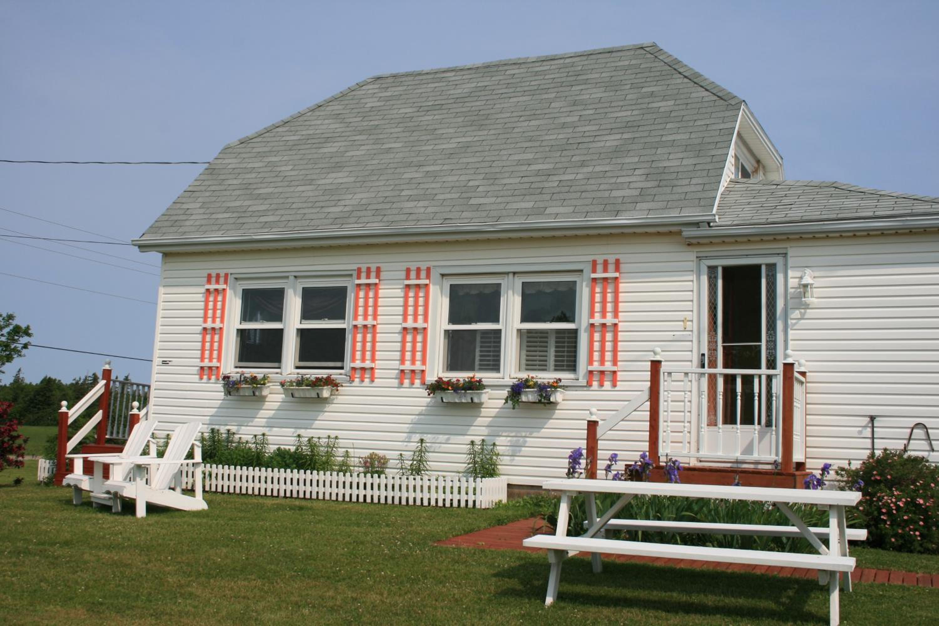 Simply Charming Cottages - Image 1