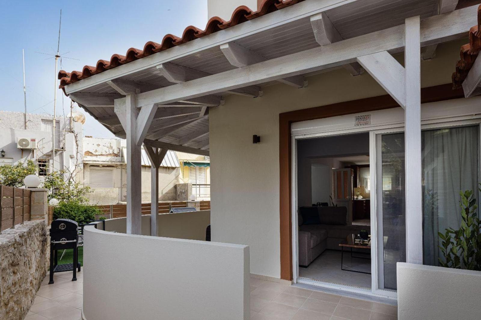 Private Rooftop Jacuzzi Sea View Walk to Beach