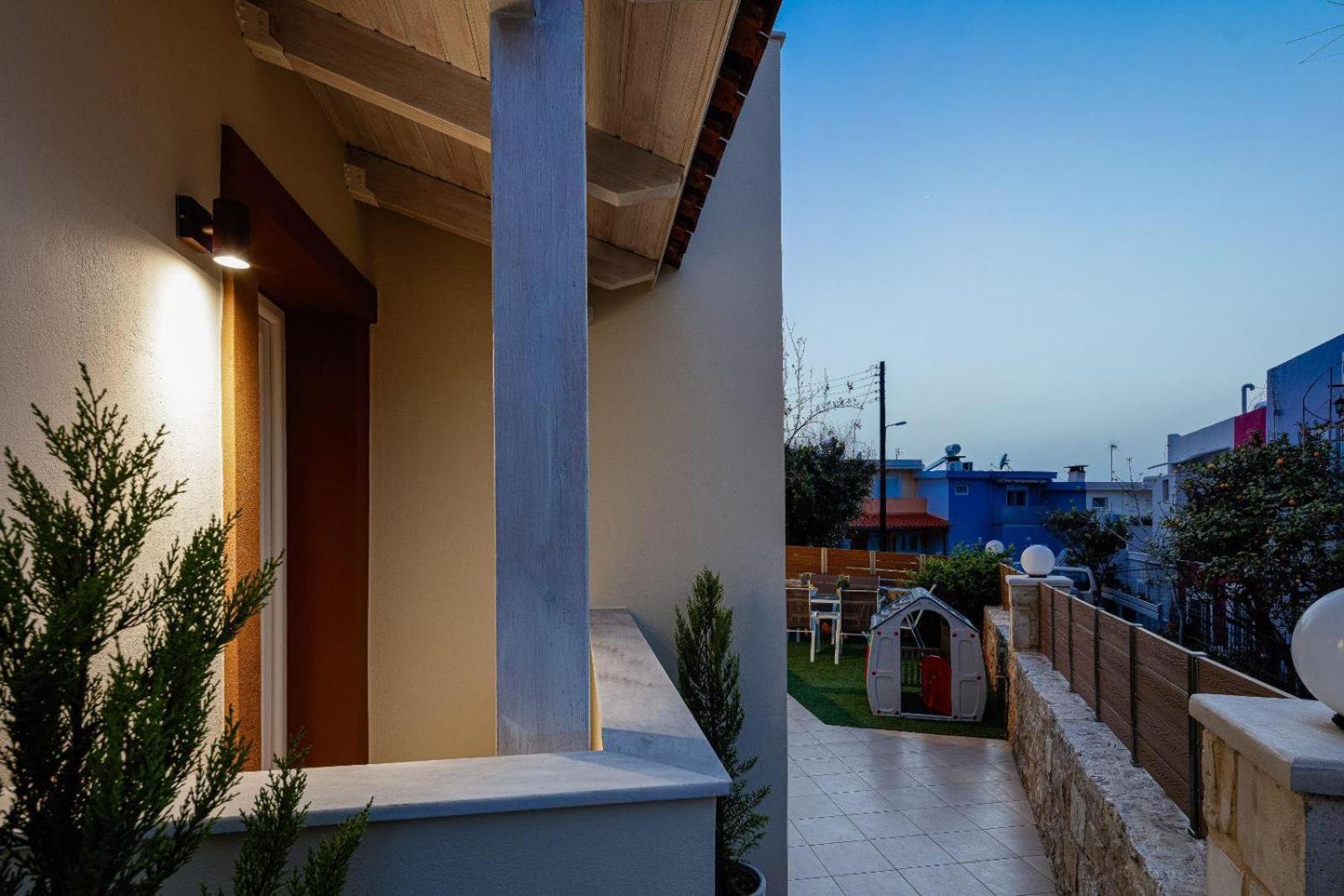 Private Rooftop Jacuzzi Sea View Walk to Beach
