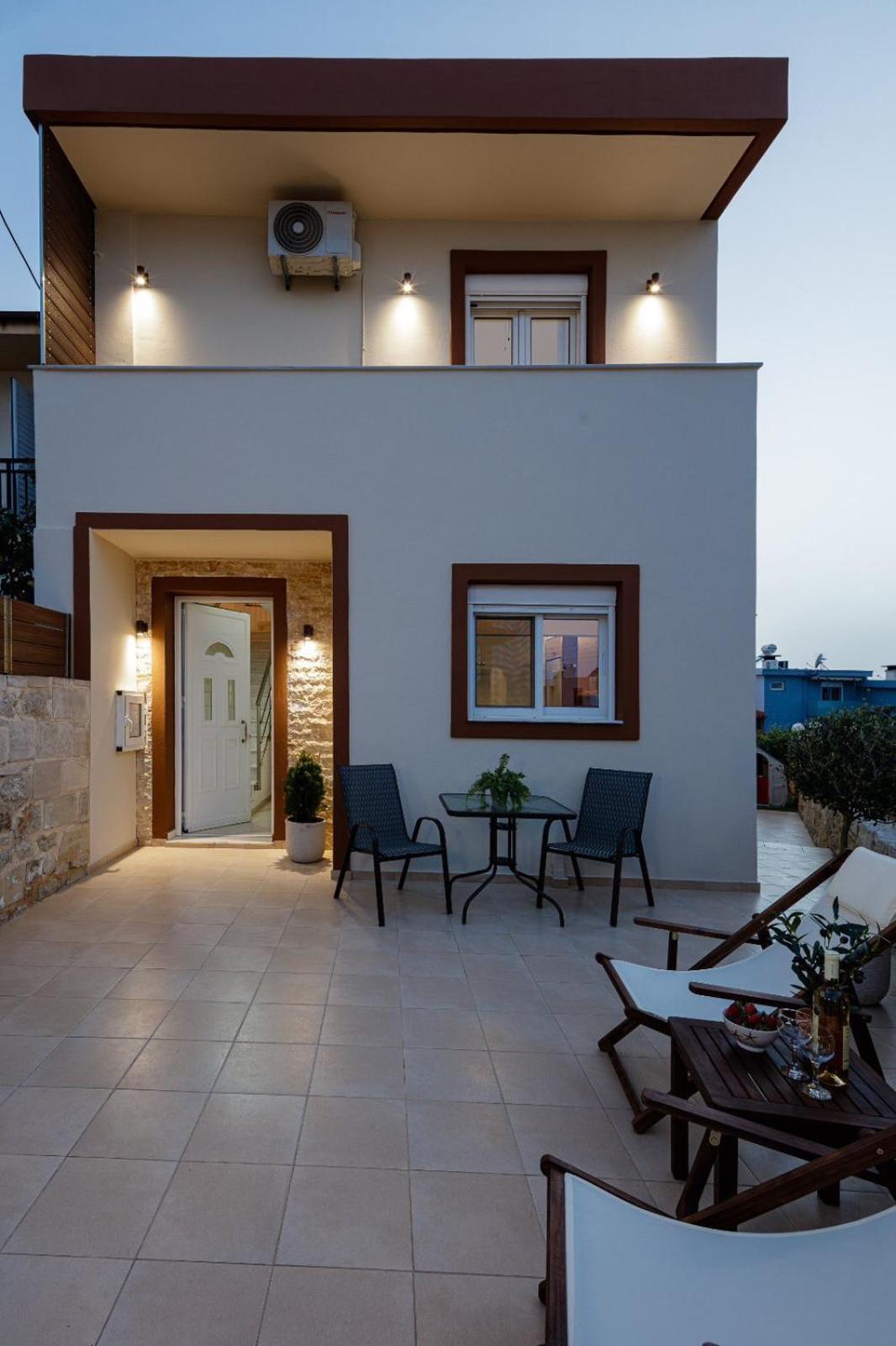 Private Rooftop Jacuzzi Sea View Walk to Beach