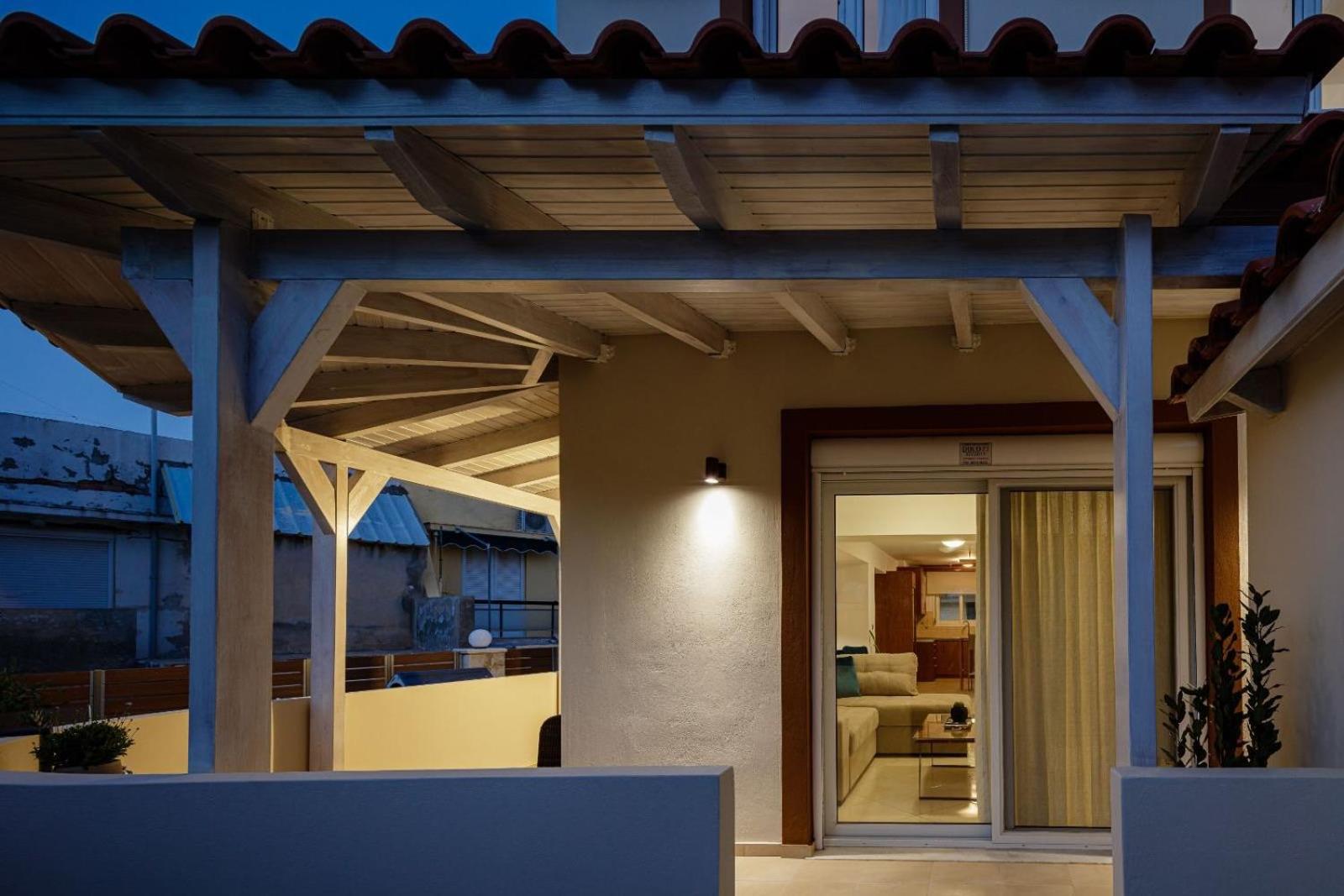 Private Rooftop Jacuzzi Sea View Walk to Beach
