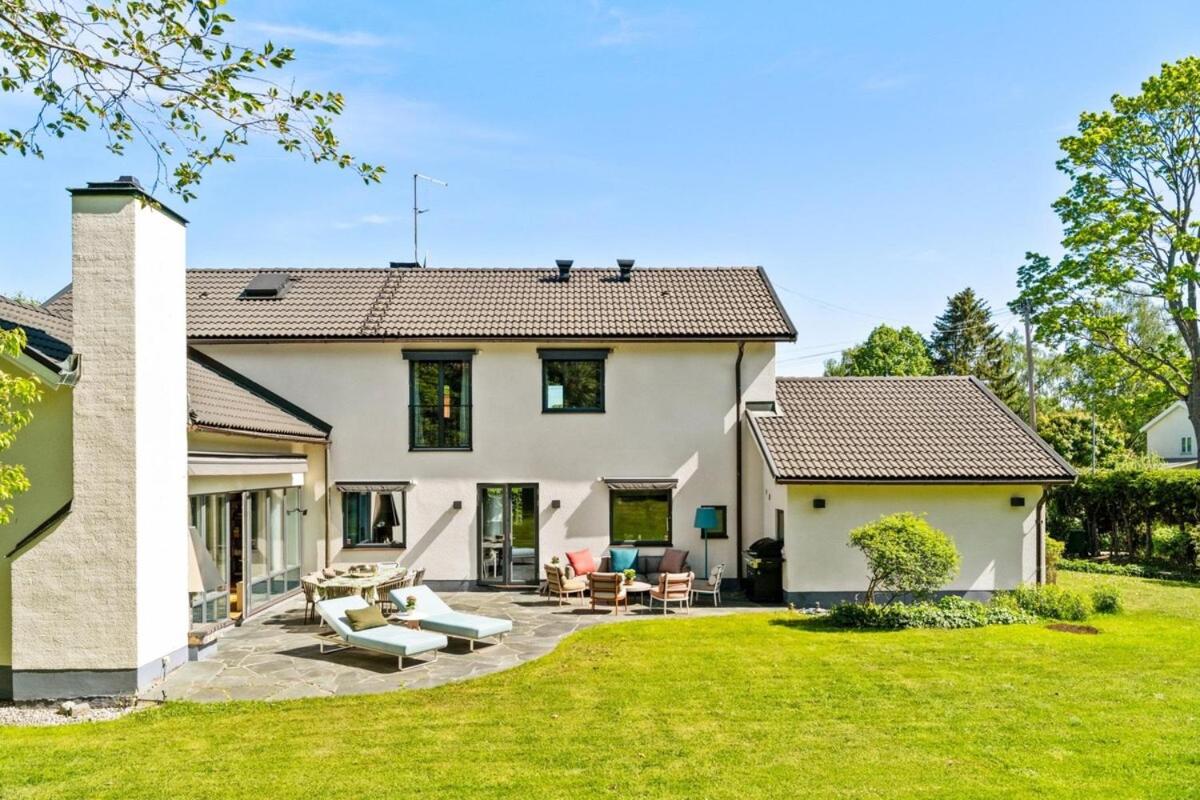 Luxurious family villa in a unique location