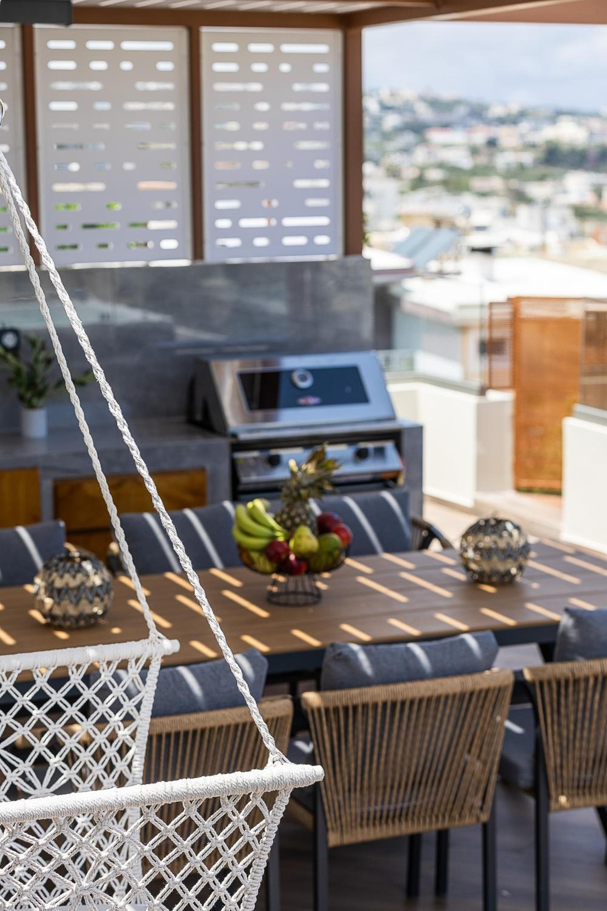 Private Rooftop Jacuzzi Sea View Walk to Beach