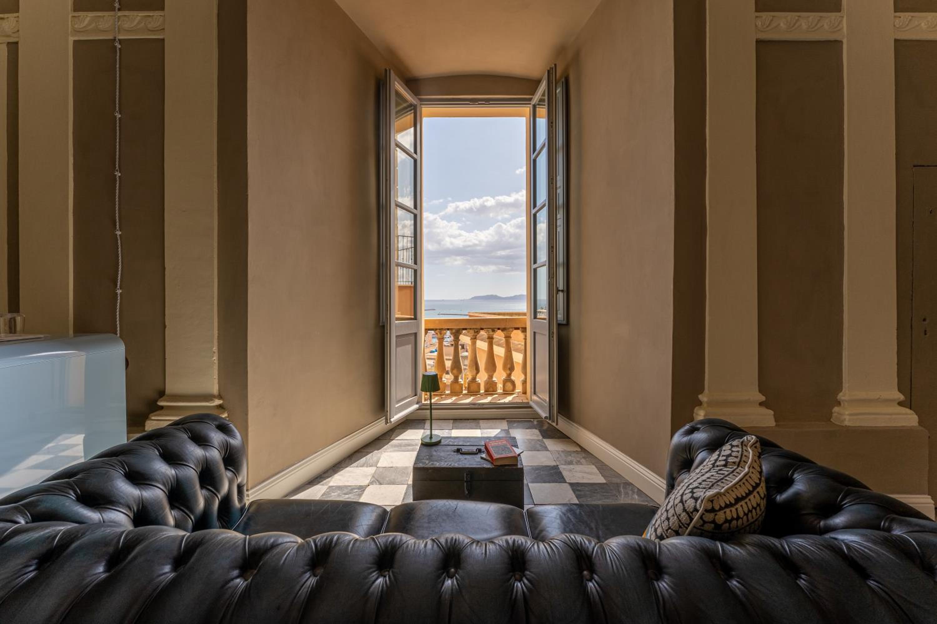 Saint Amand by Palazzo Boyl