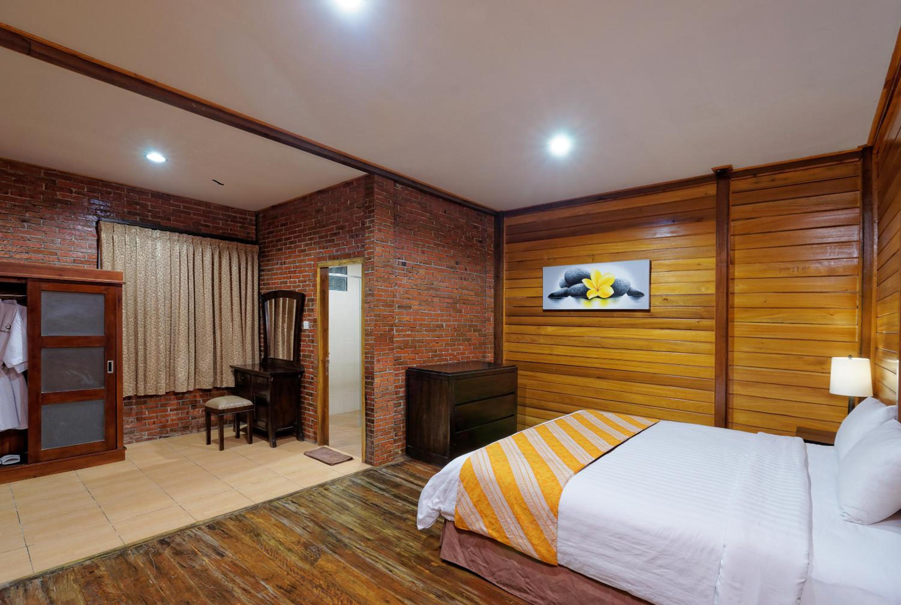 Jambuluwuk Convention Hall & Resort Batu