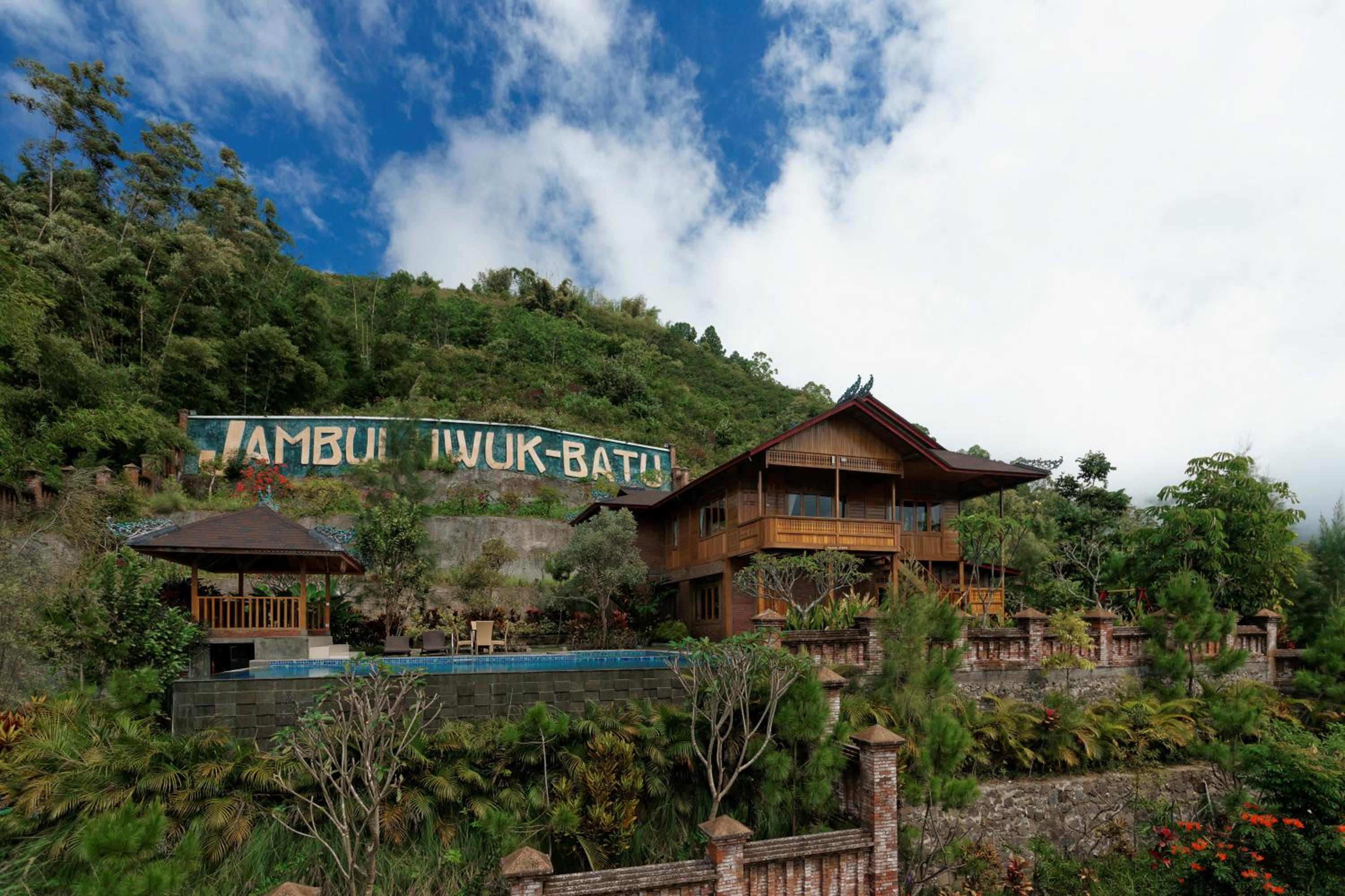 Jambuluwuk Convention Hall & Resort Batu