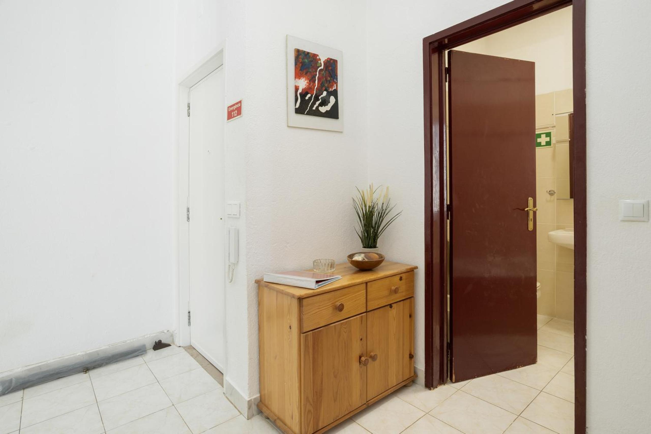Aldeia do Mar Vilamoura, Pool Terrace, by Hopstays