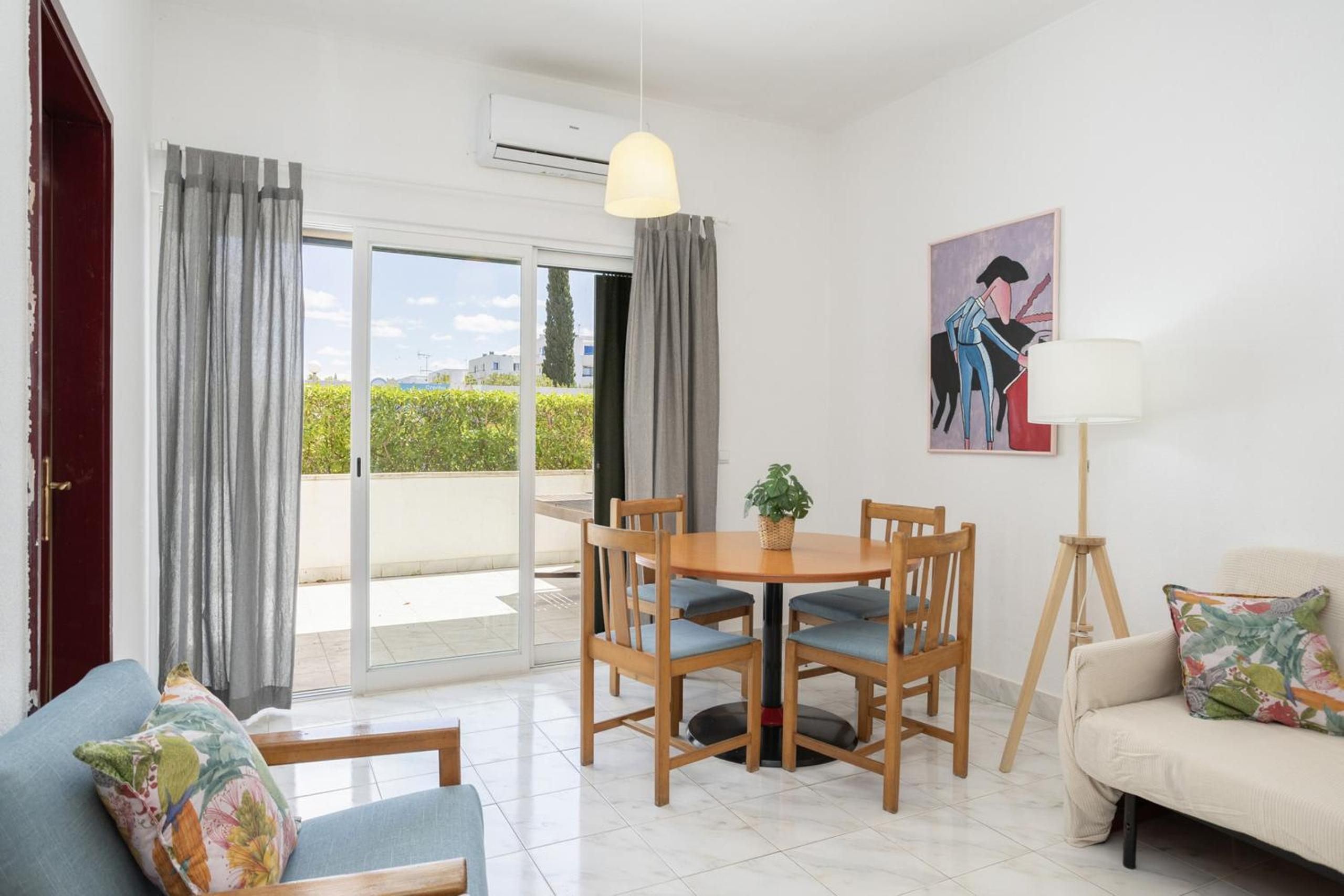 Aldeia do Mar Vilamoura, Pool Terrace, by Hopstays