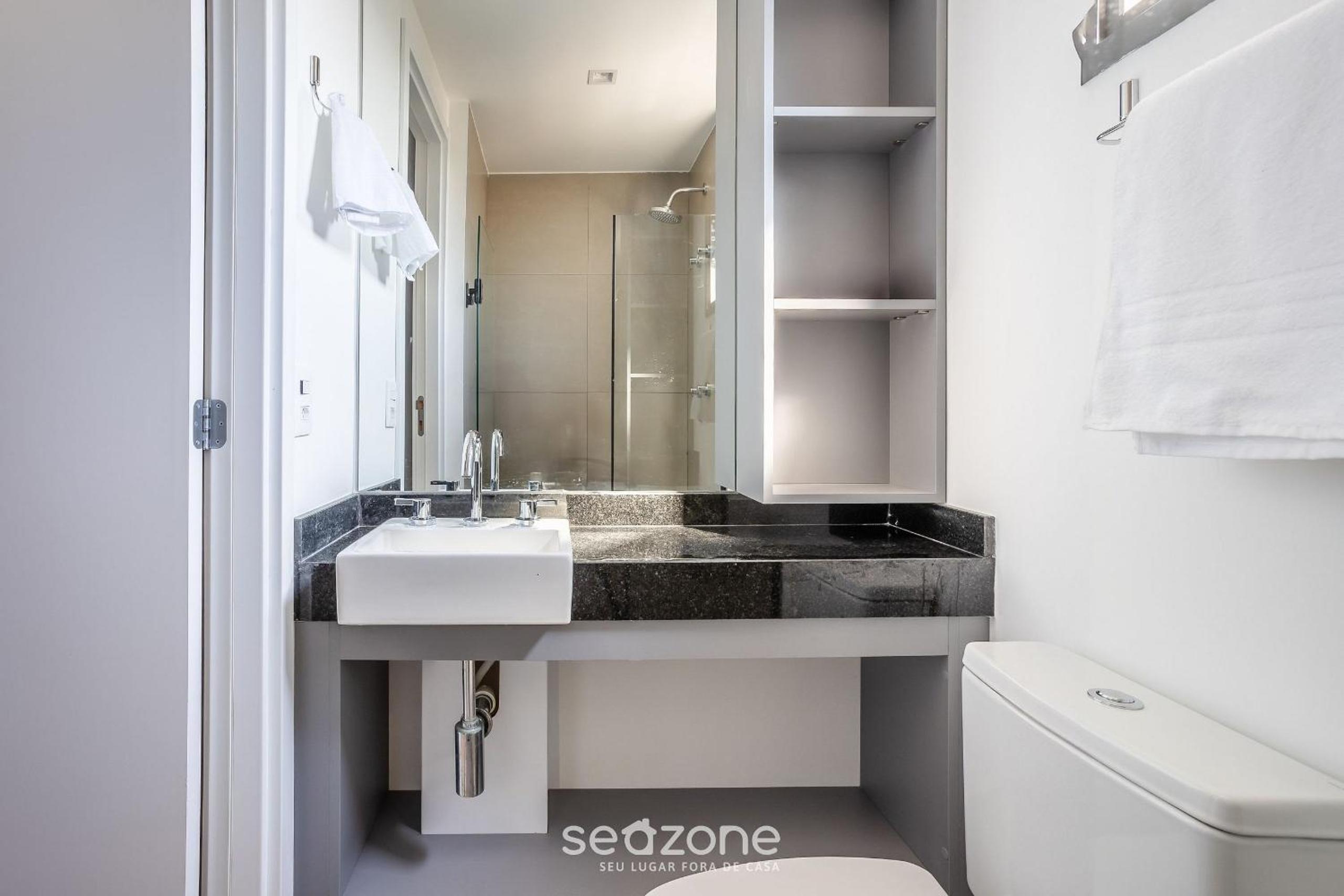 Studio w/ balcony and 290m from the subway OLN1702