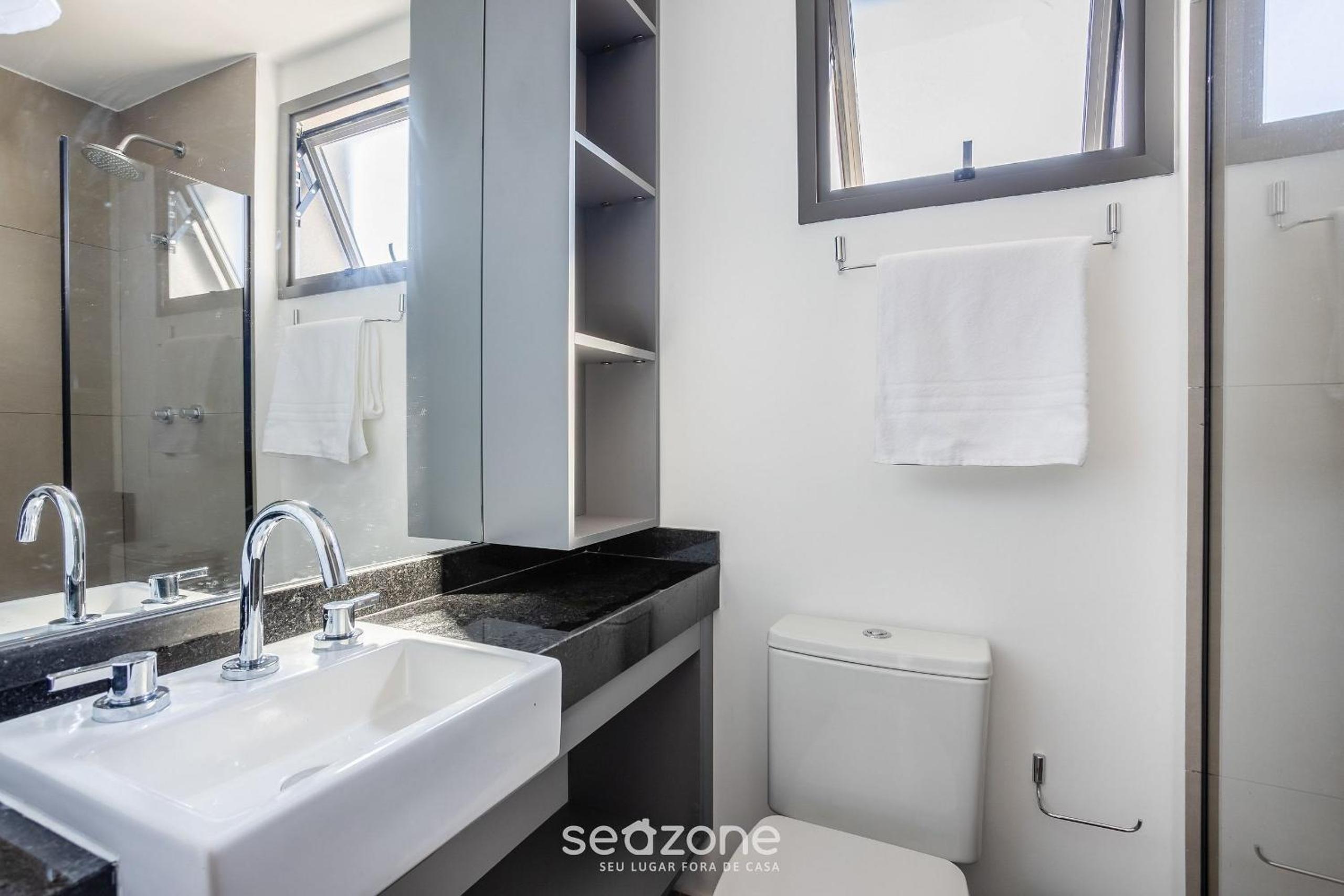 Studio w/ balcony and 290m from the subway OLN1702