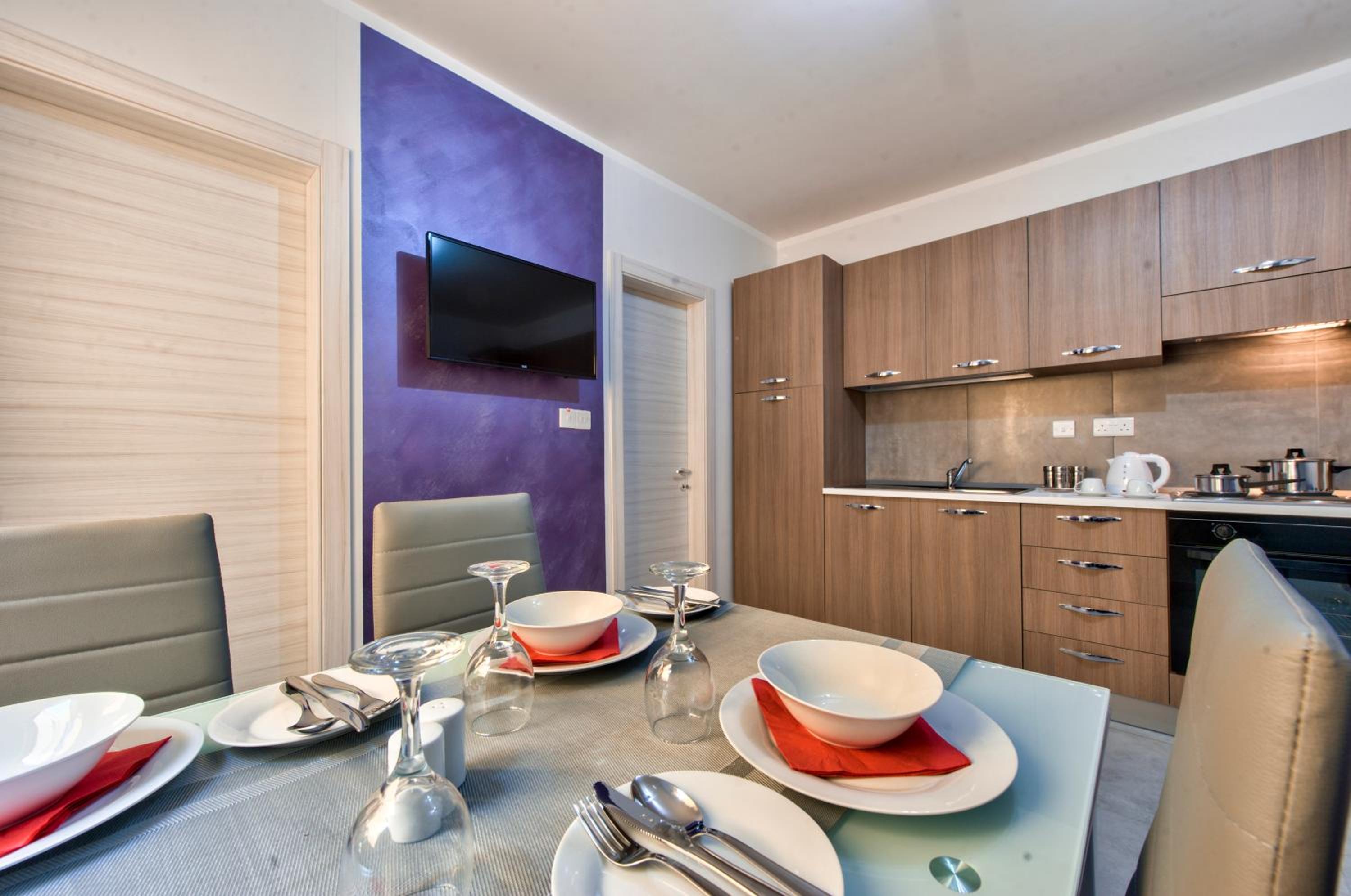 Central Suites photo 2