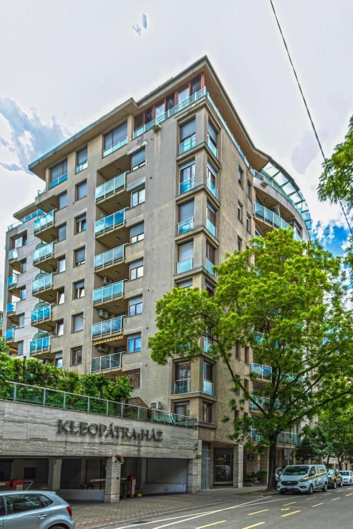 Dioro Luxury Residence - Free garage parking - 3 separate bdr - 2bathr - AC - Self check-in