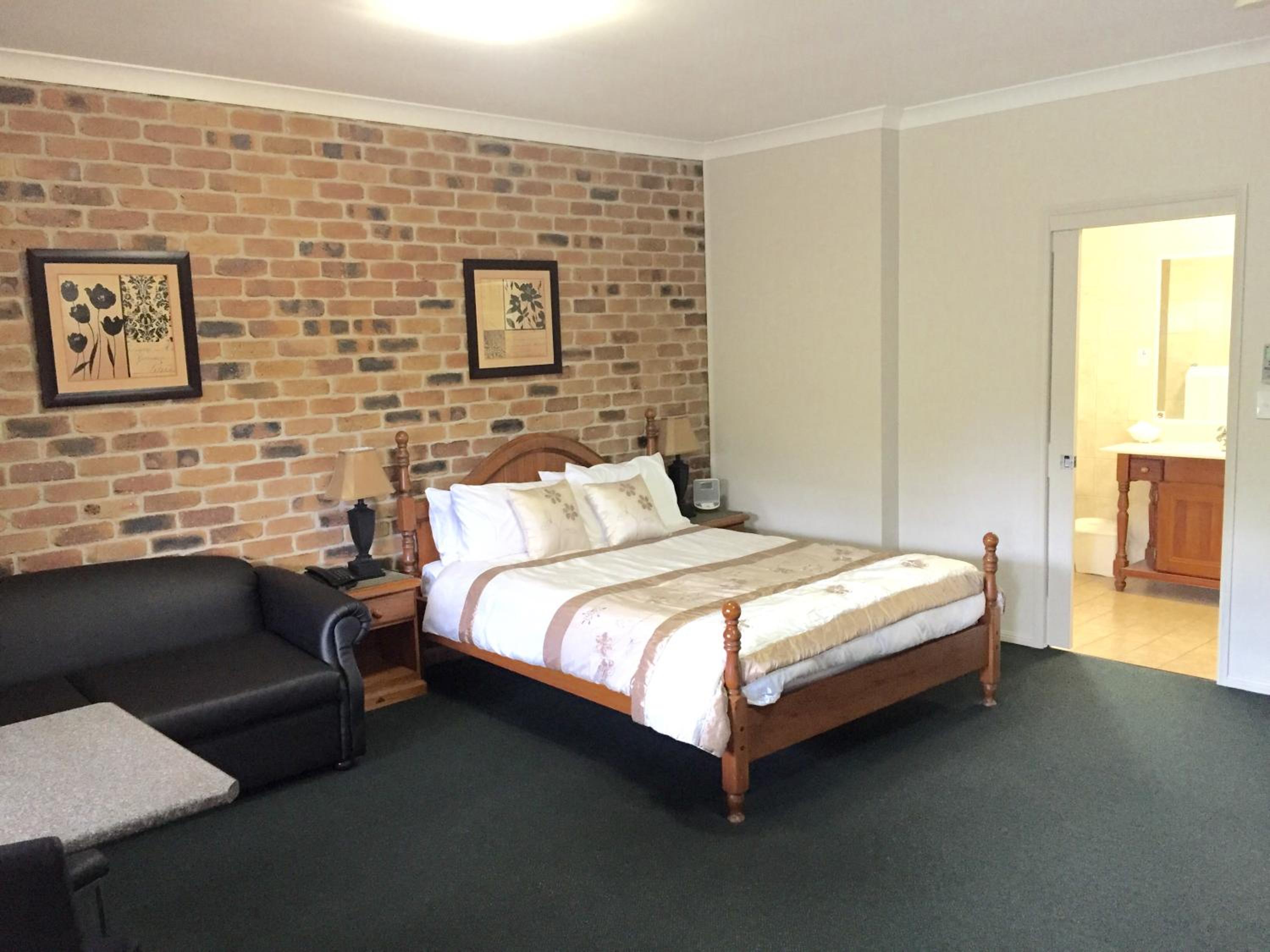 Country Gardens Motor Inn