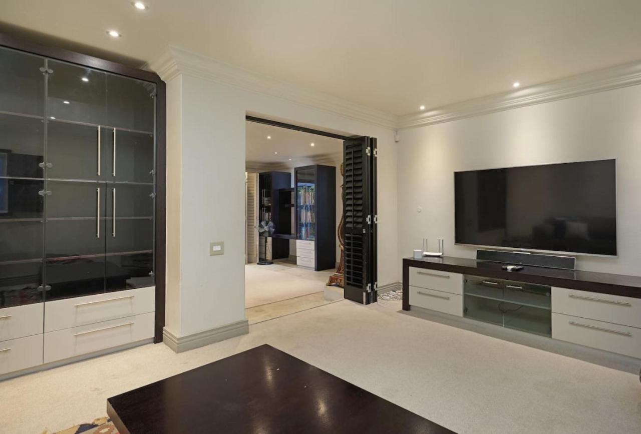 Fresnaye Ocean and Mountain Views Back Up Power