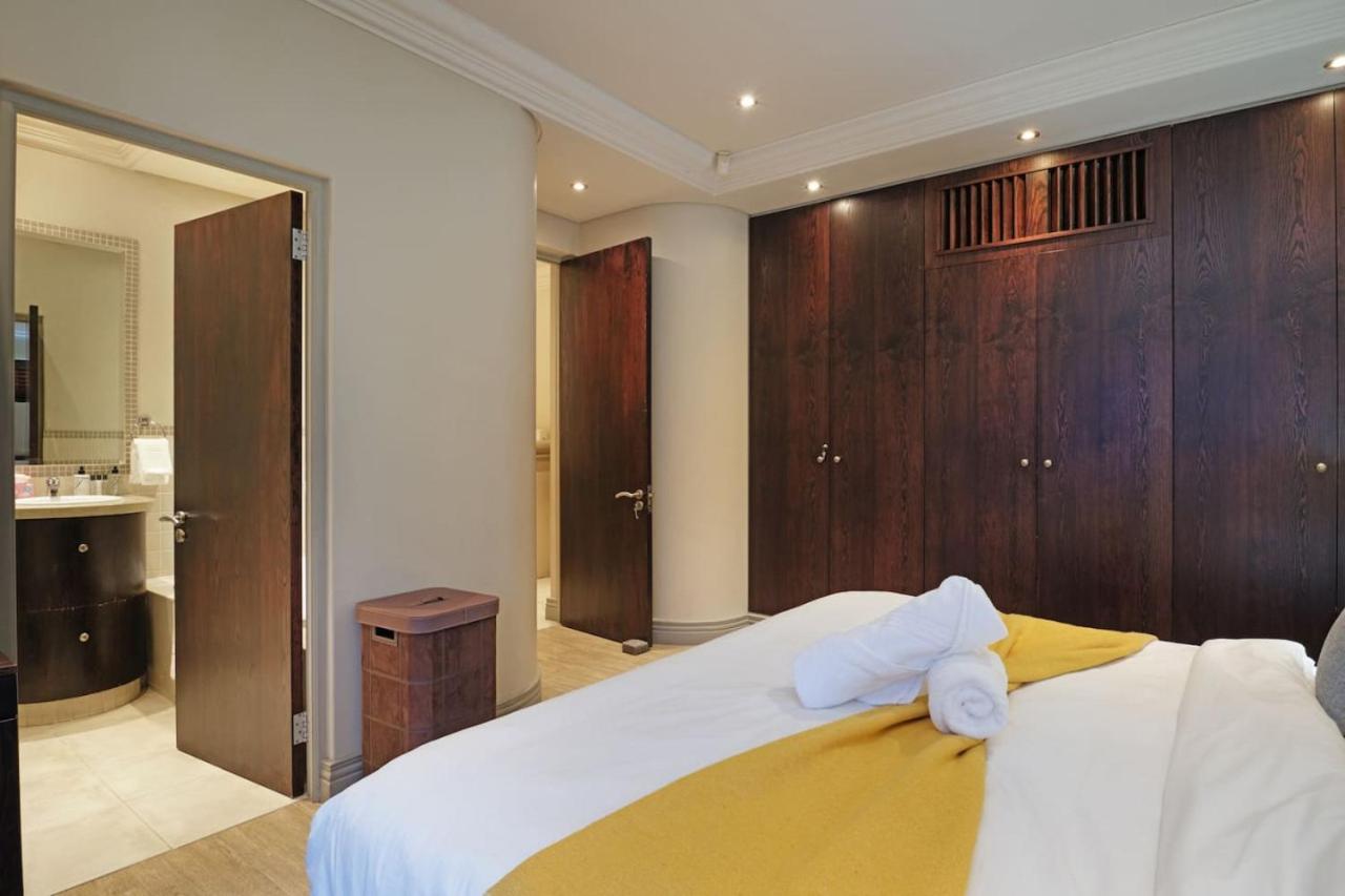 Fresnaye Ocean and Mountain Views Back Up Power