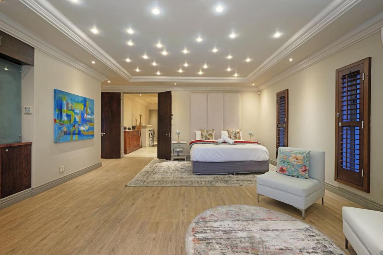 Fresnaye Ocean and Mountain Views Back Up Power