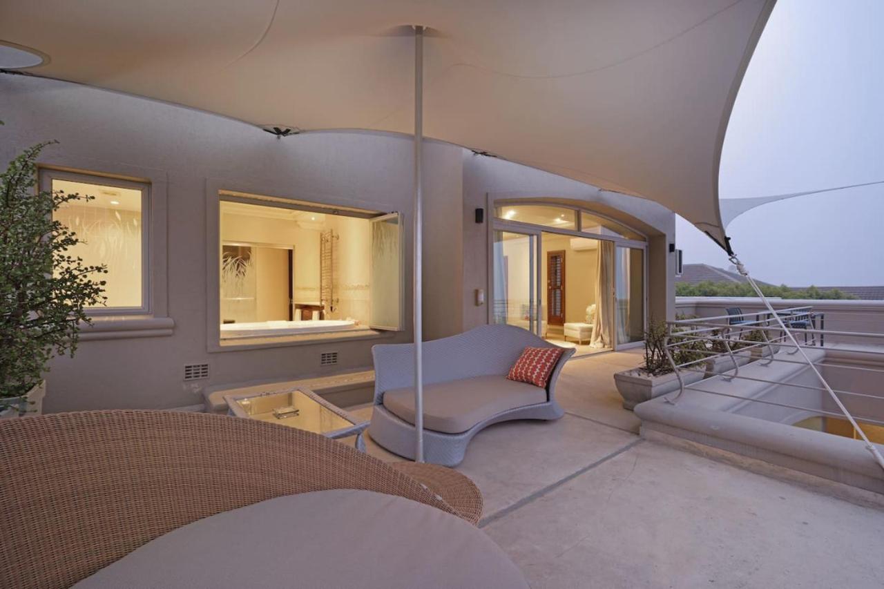 Fresnaye Ocean and Mountain Views Back Up Power