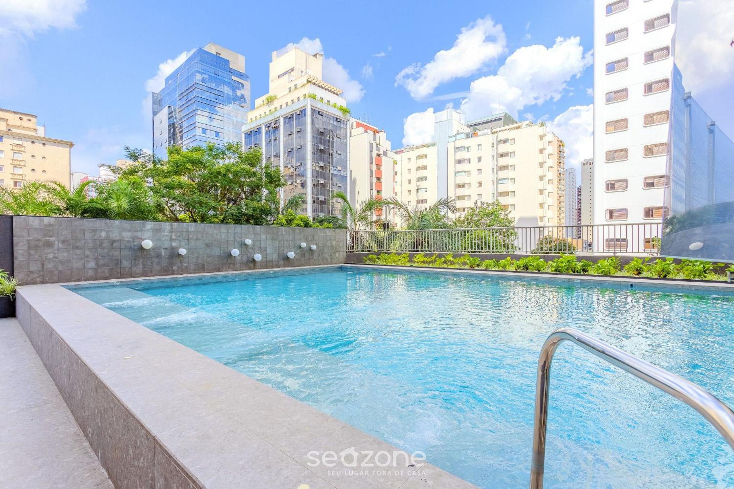 Zen Studio w/panoramic view of São Paulo ONJ2612