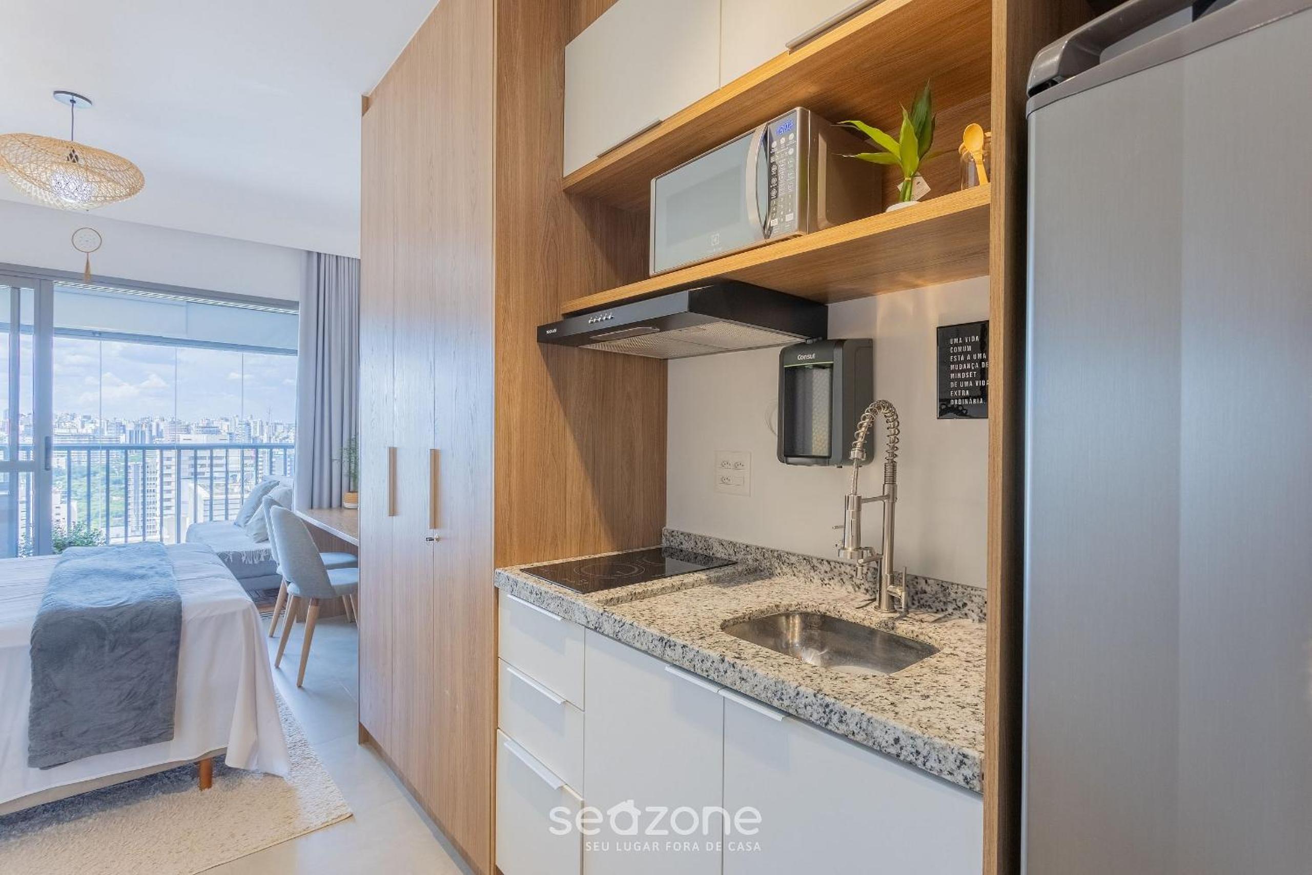 Zen Studio w/panoramic view of São Paulo ONJ2612