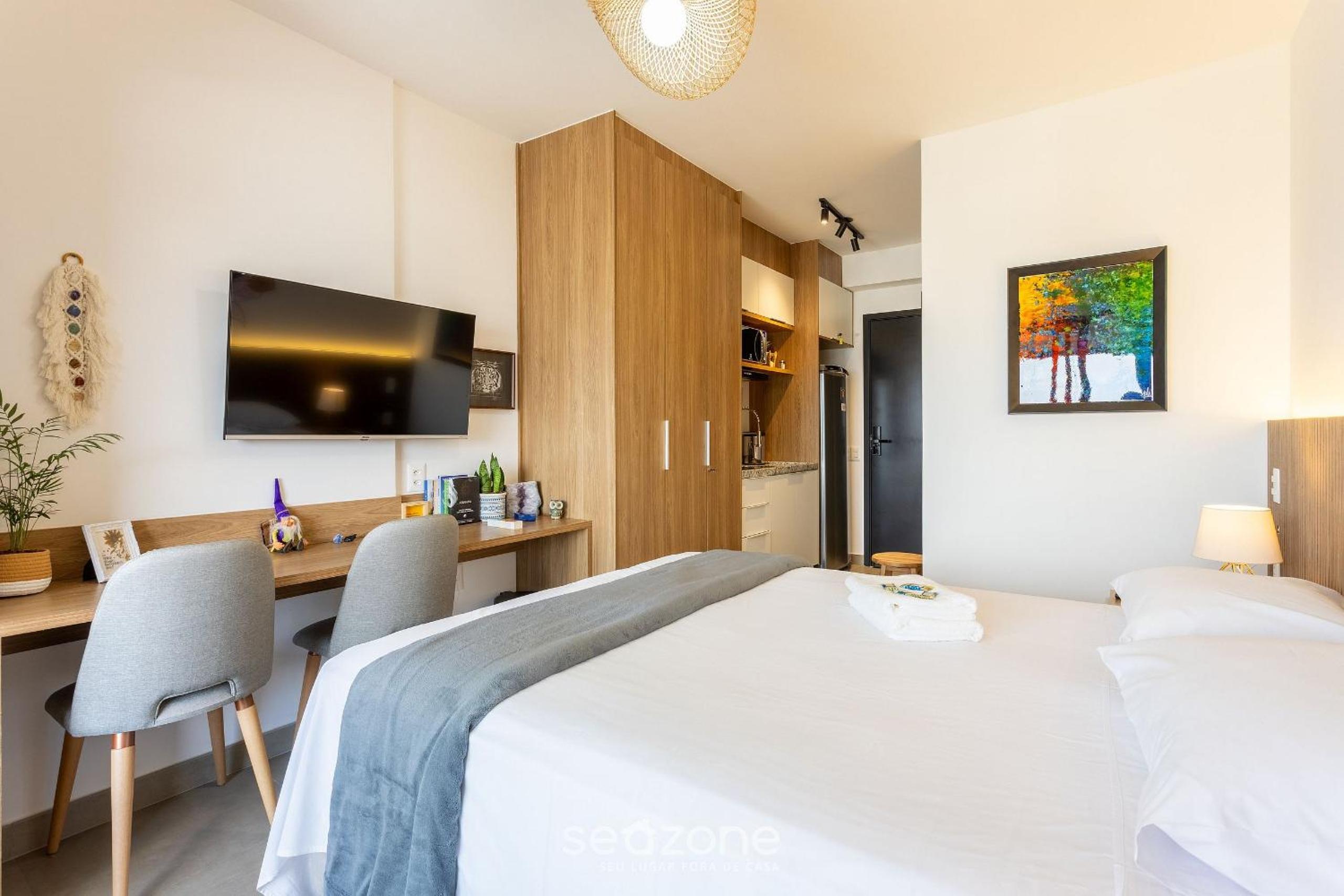 Zen Studio w/panoramic view of São Paulo ONJ2612