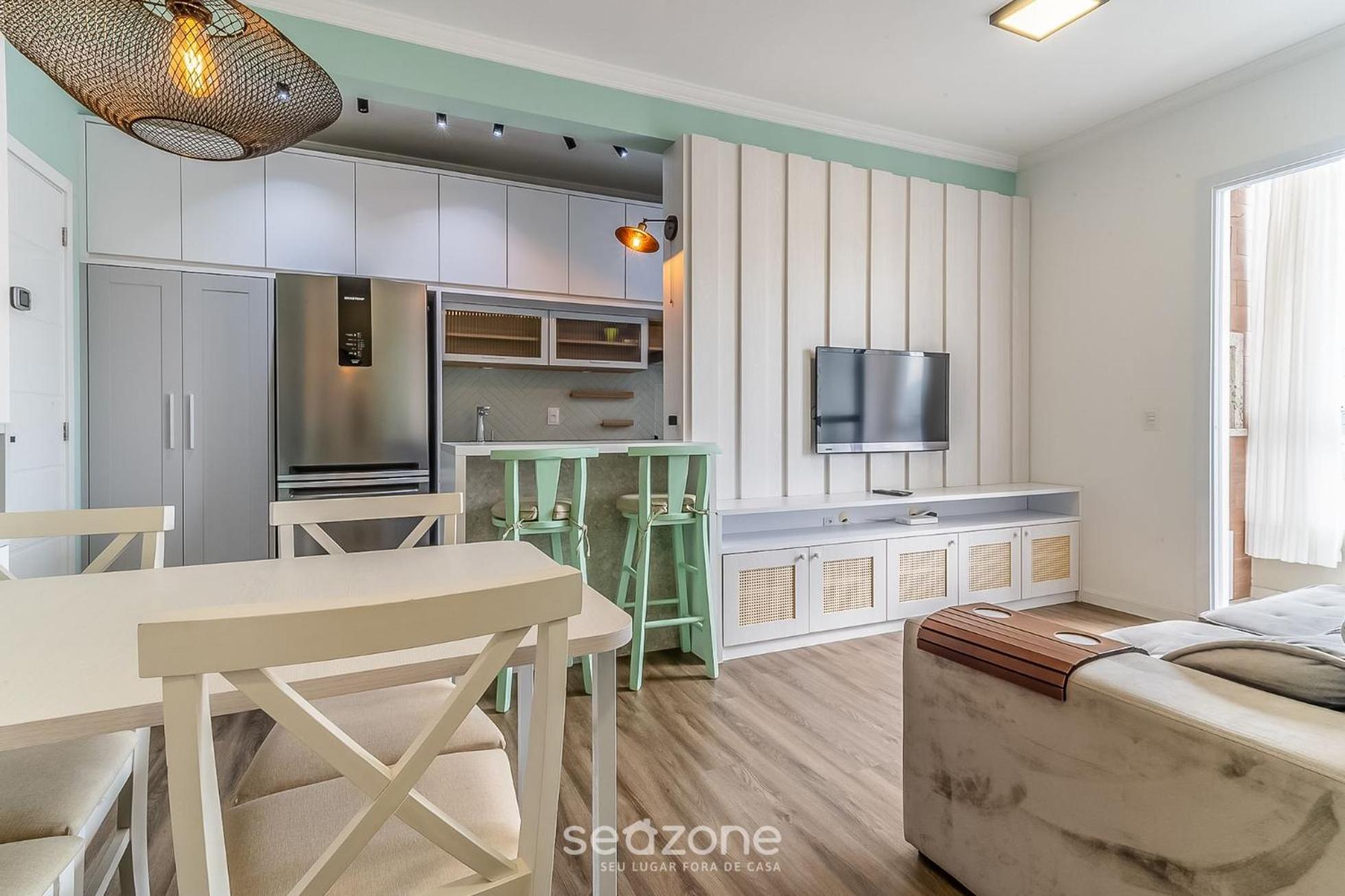 Apt w/ gourmet balcony 800m from the beach CBE0201