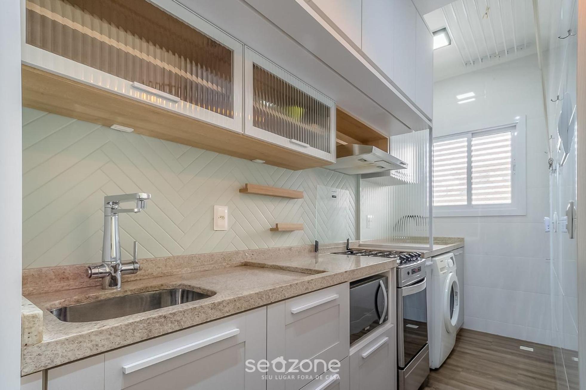 Apt w/ gourmet balcony 800m from the beach CBE0201