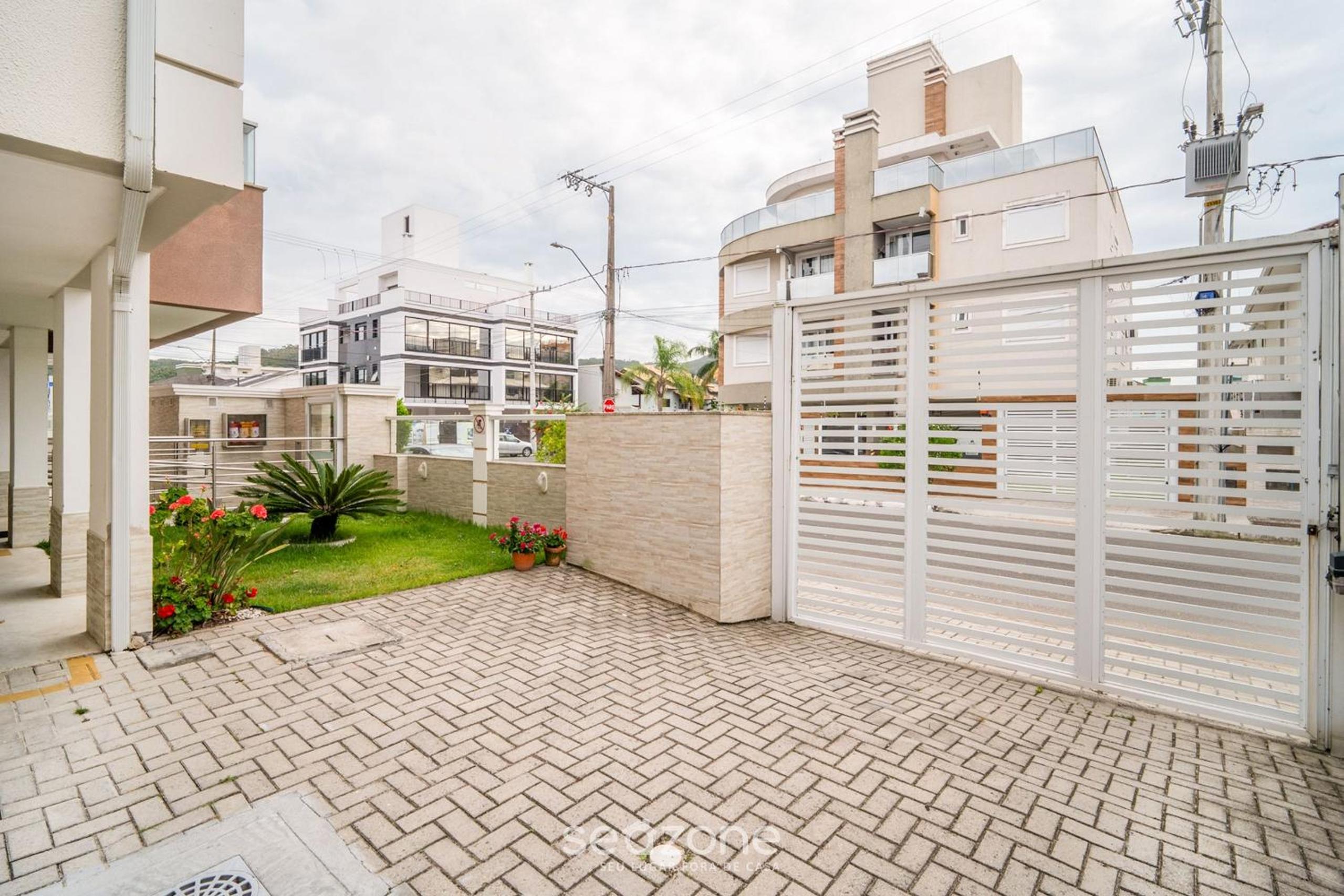 Apt w/ gourmet balcony 800m from the beach CBE0201