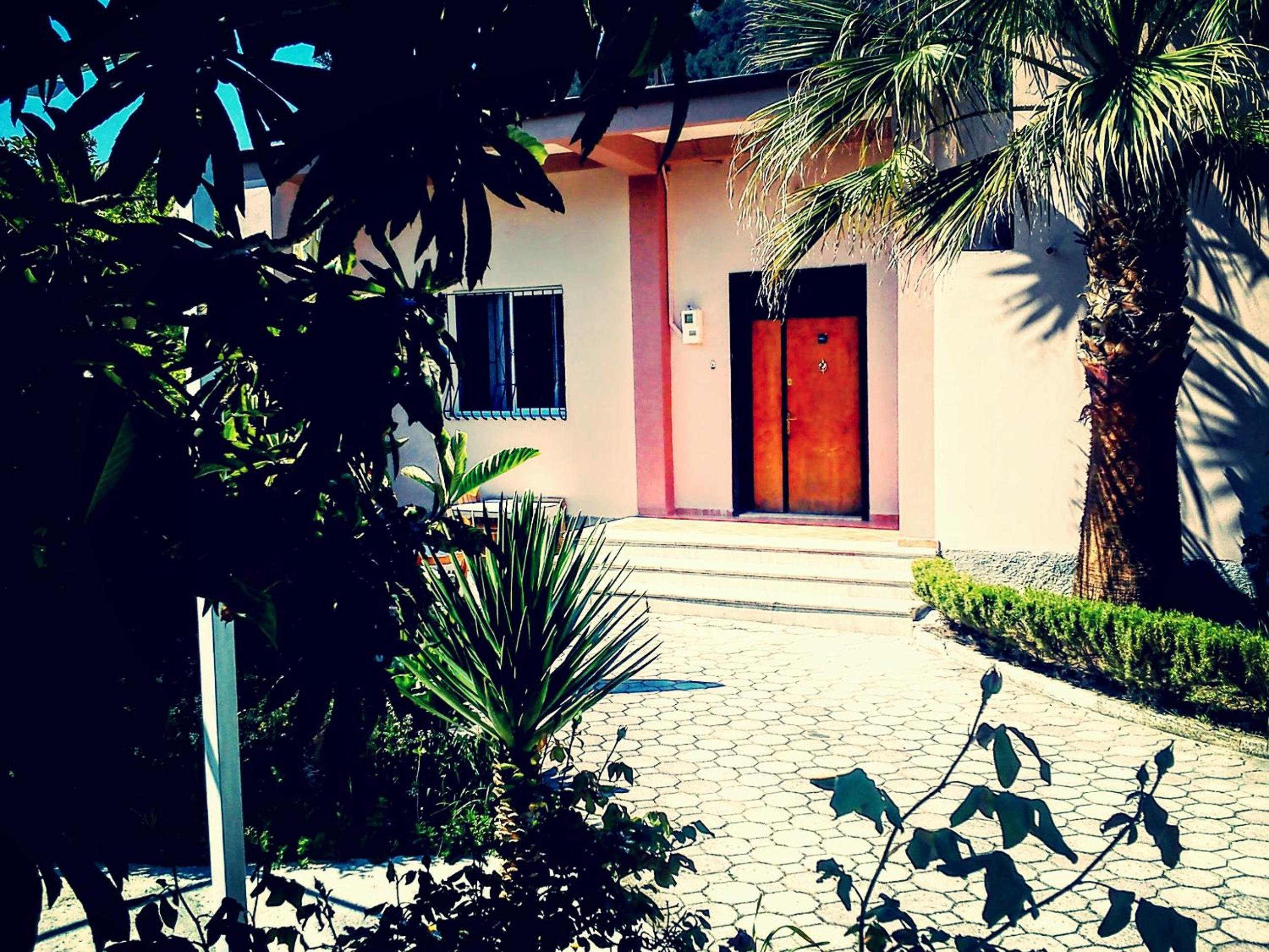 Hotel VILA LILI Guest House - Berat - Image 1