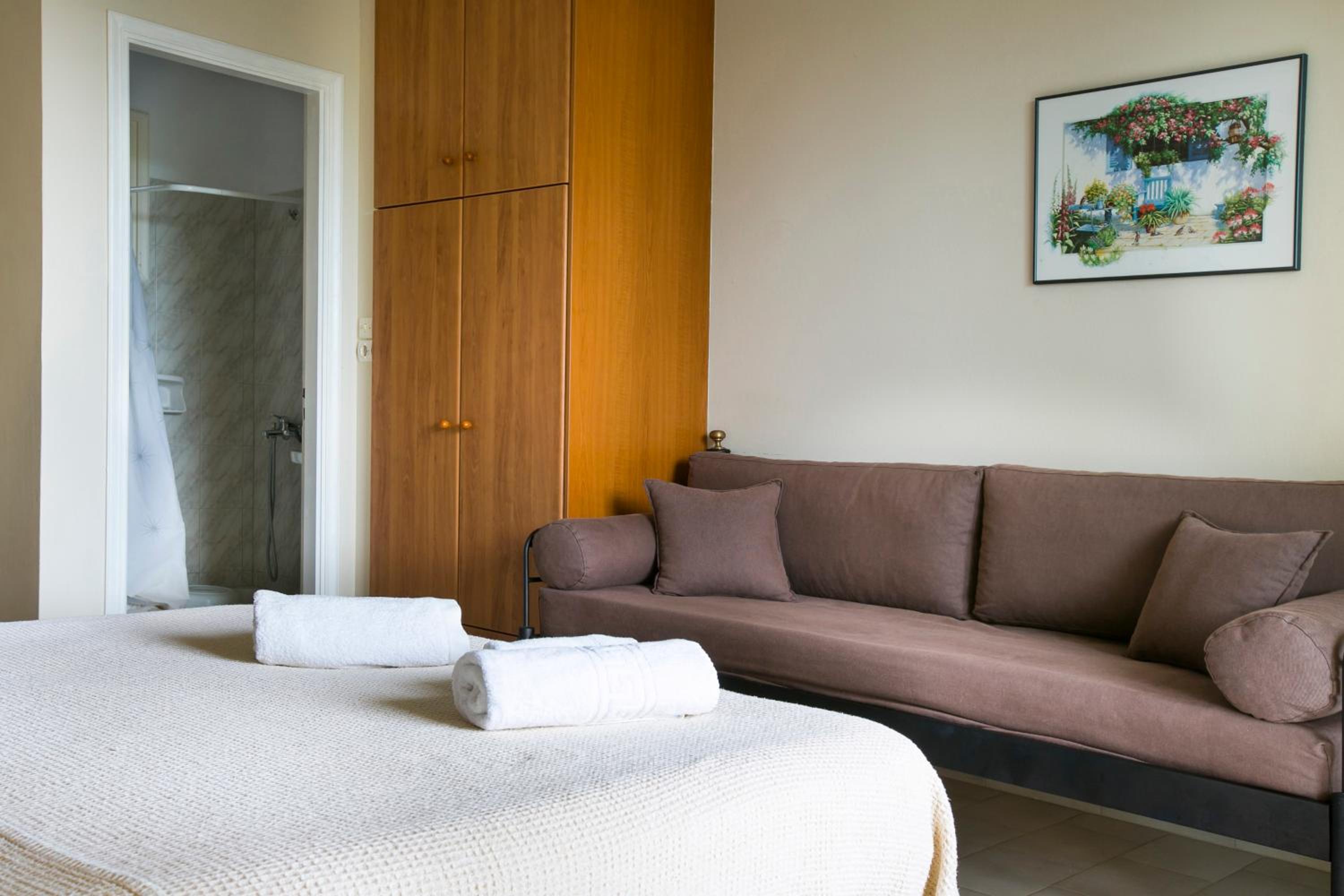 Irena Studios & Apartments