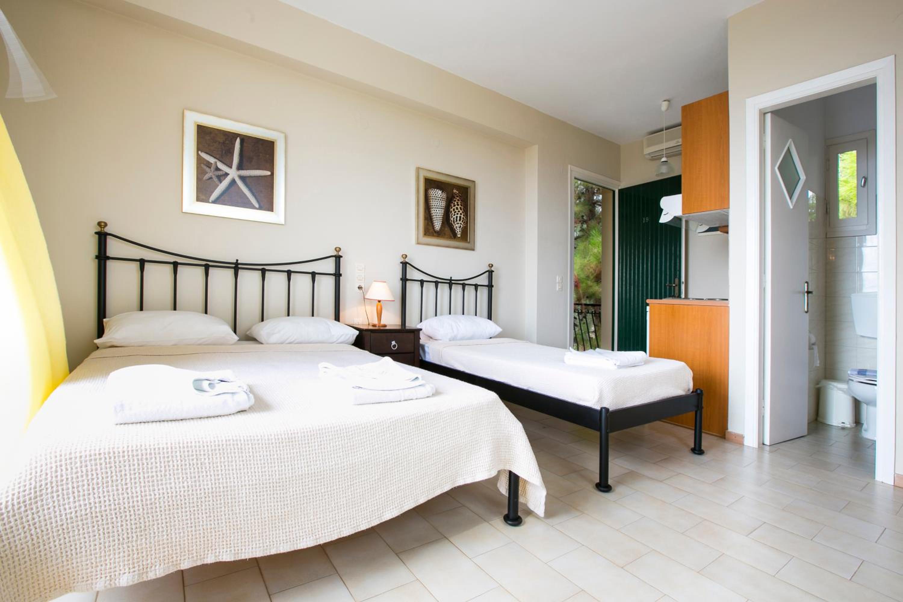 Irena Studios & Apartments