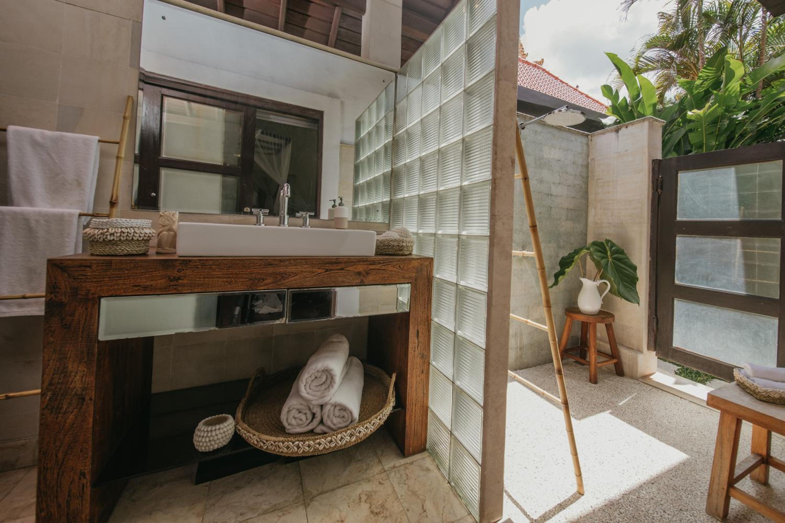 Villa Delapan Seminyak