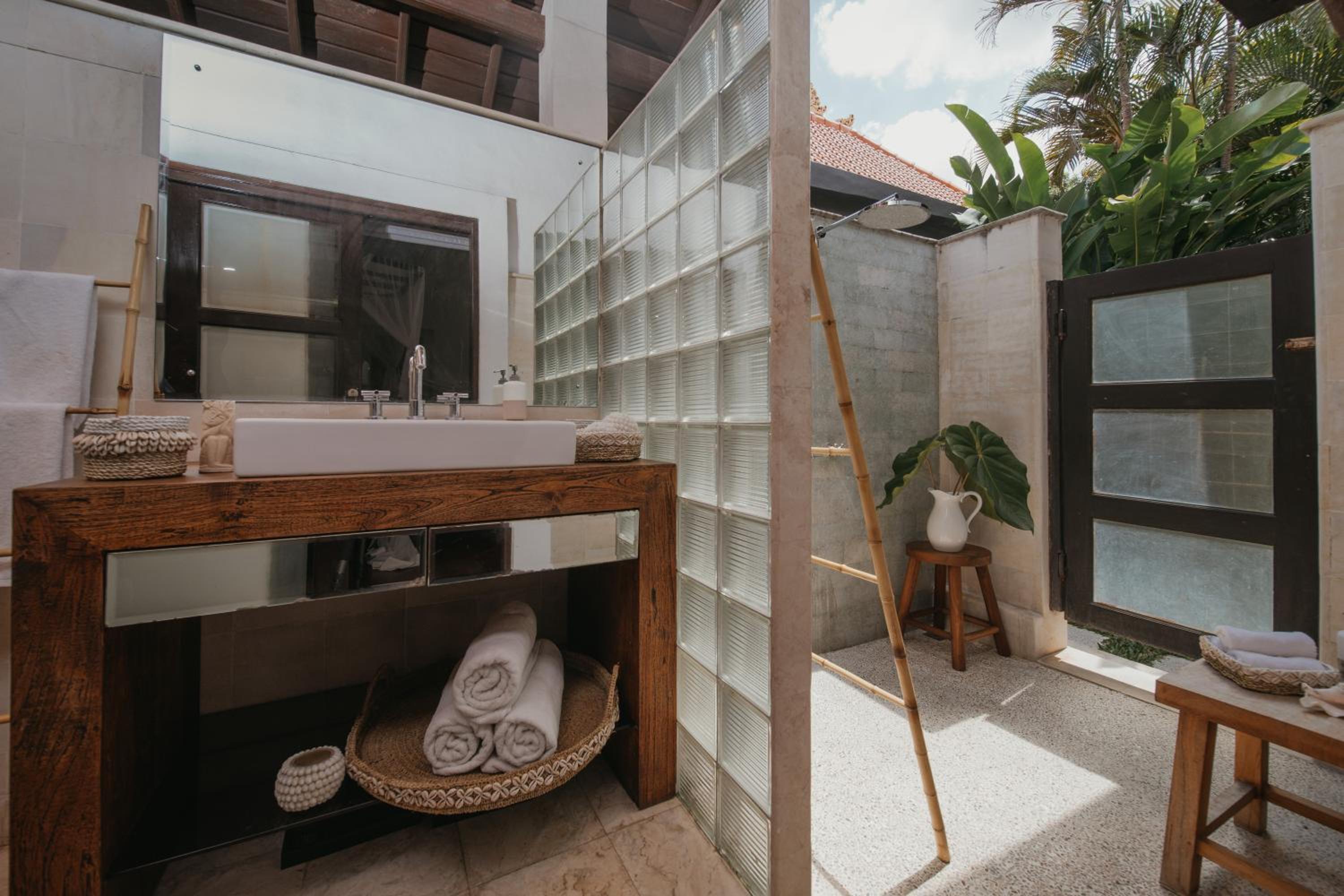 Villa Delapan Seminyak