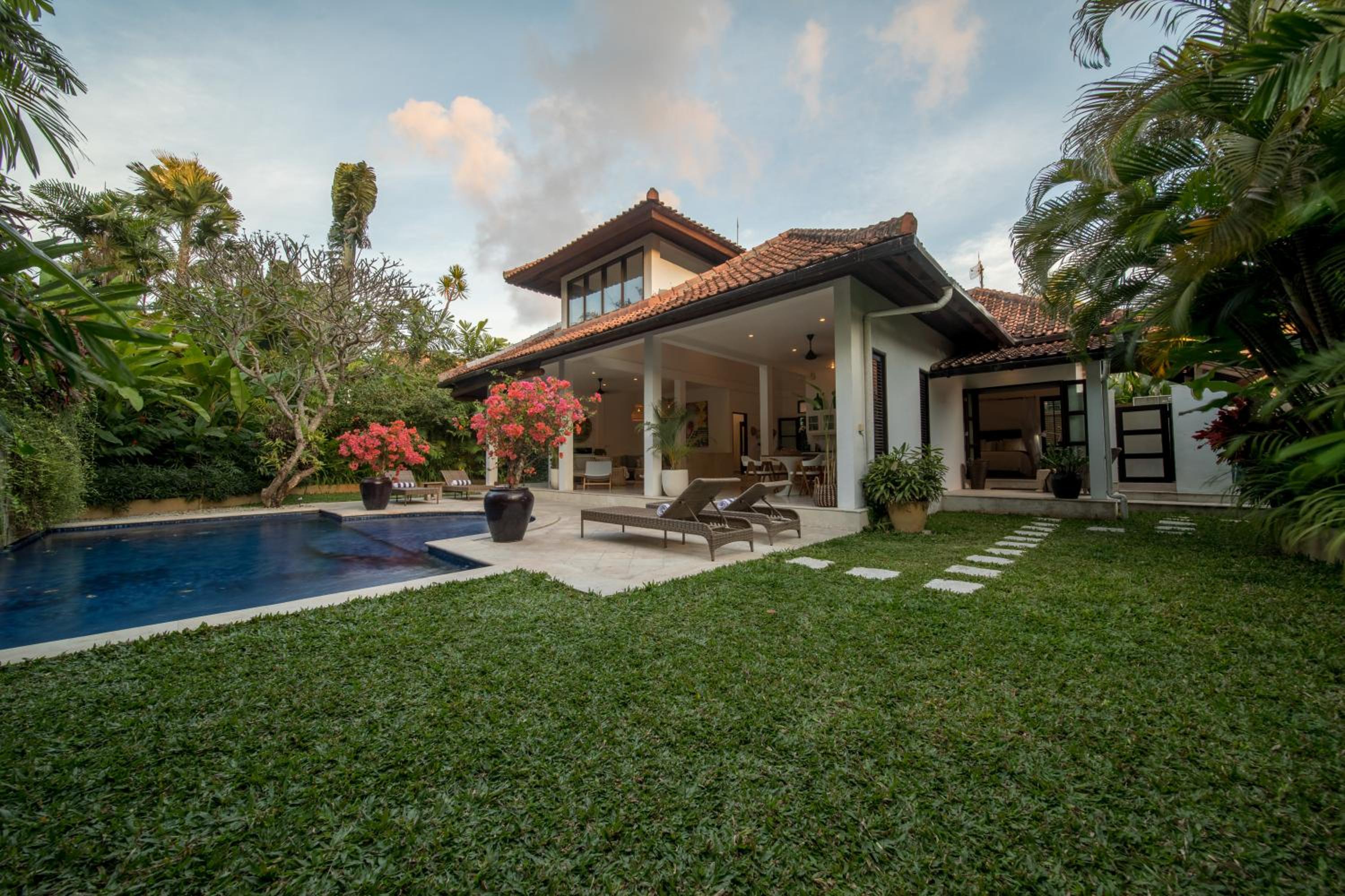 Villa Delapan Seminyak