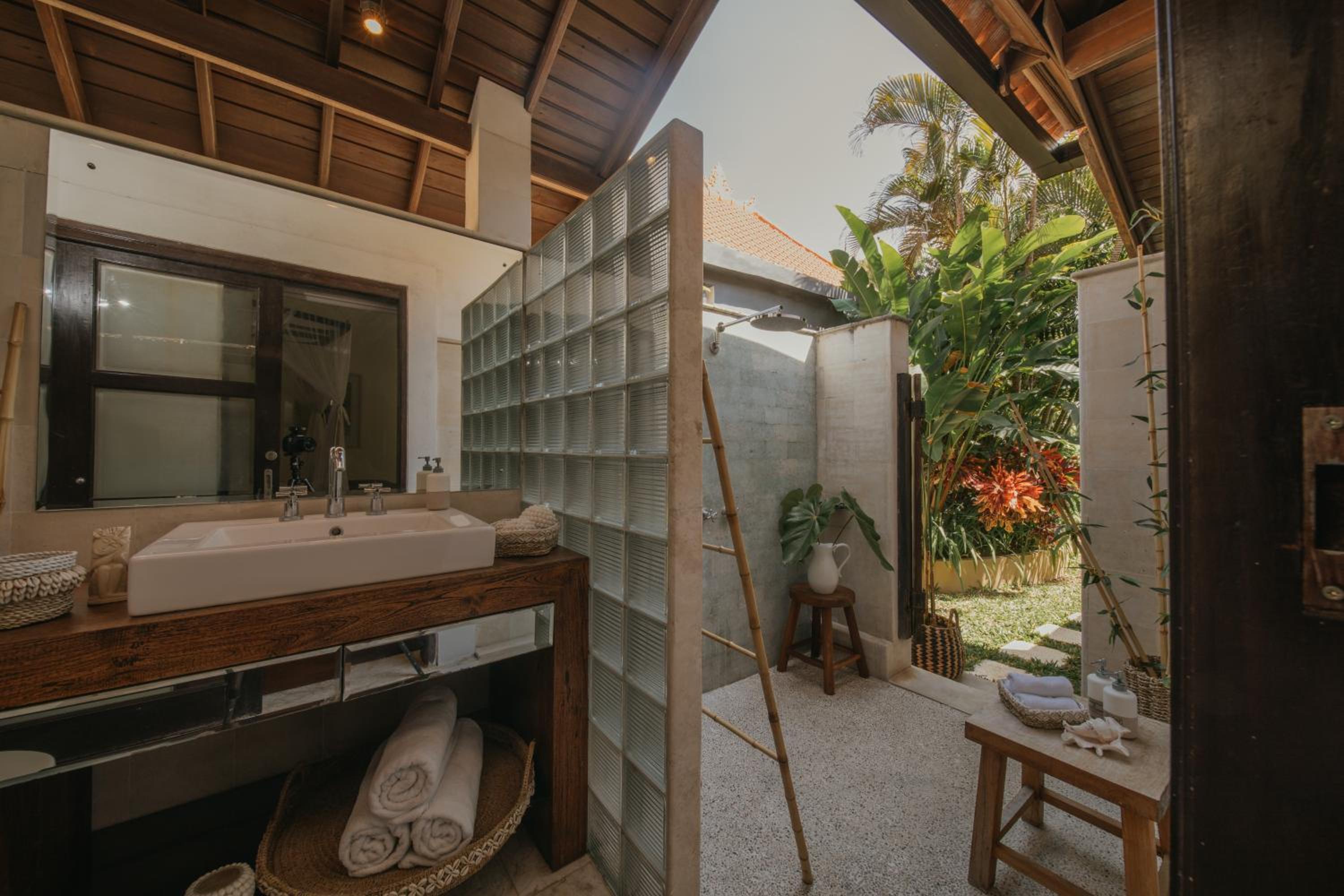 Villa Delapan Seminyak