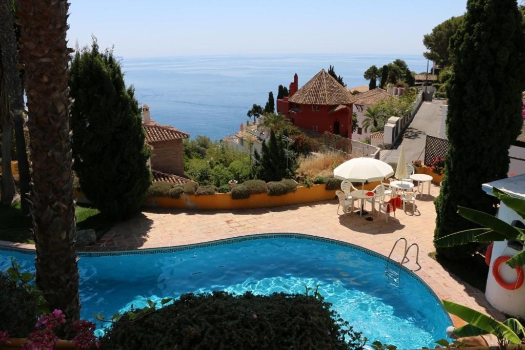 Charming idyllic sea view house