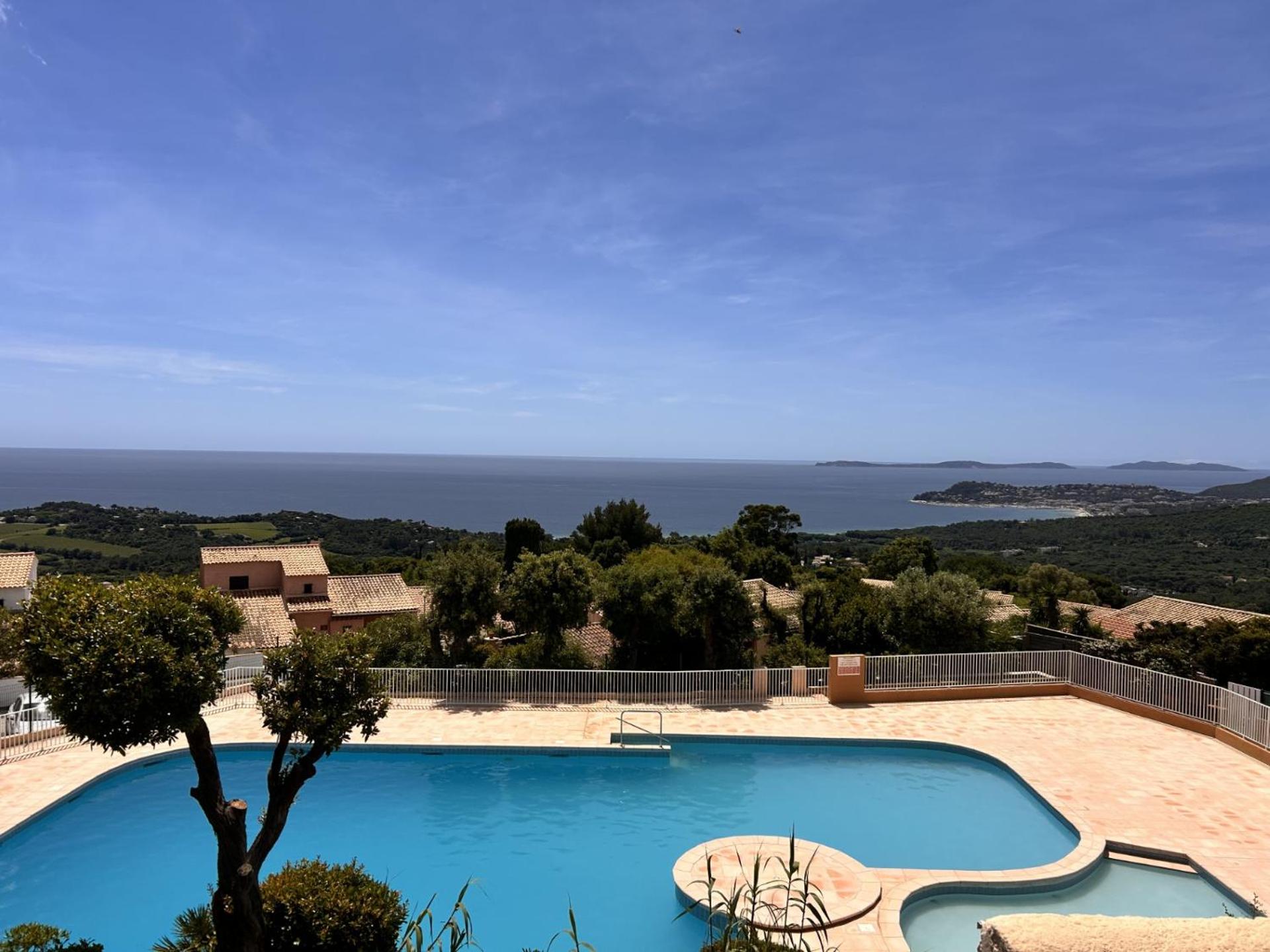 STUDIO POOL HOUSE 2 ETOILES VUE MER PANORAMIQUE AMAZING SEA VIEW WIFI LINGE LINEN INCLUS AIRCONDITIOn